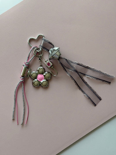 Silver flower keychain