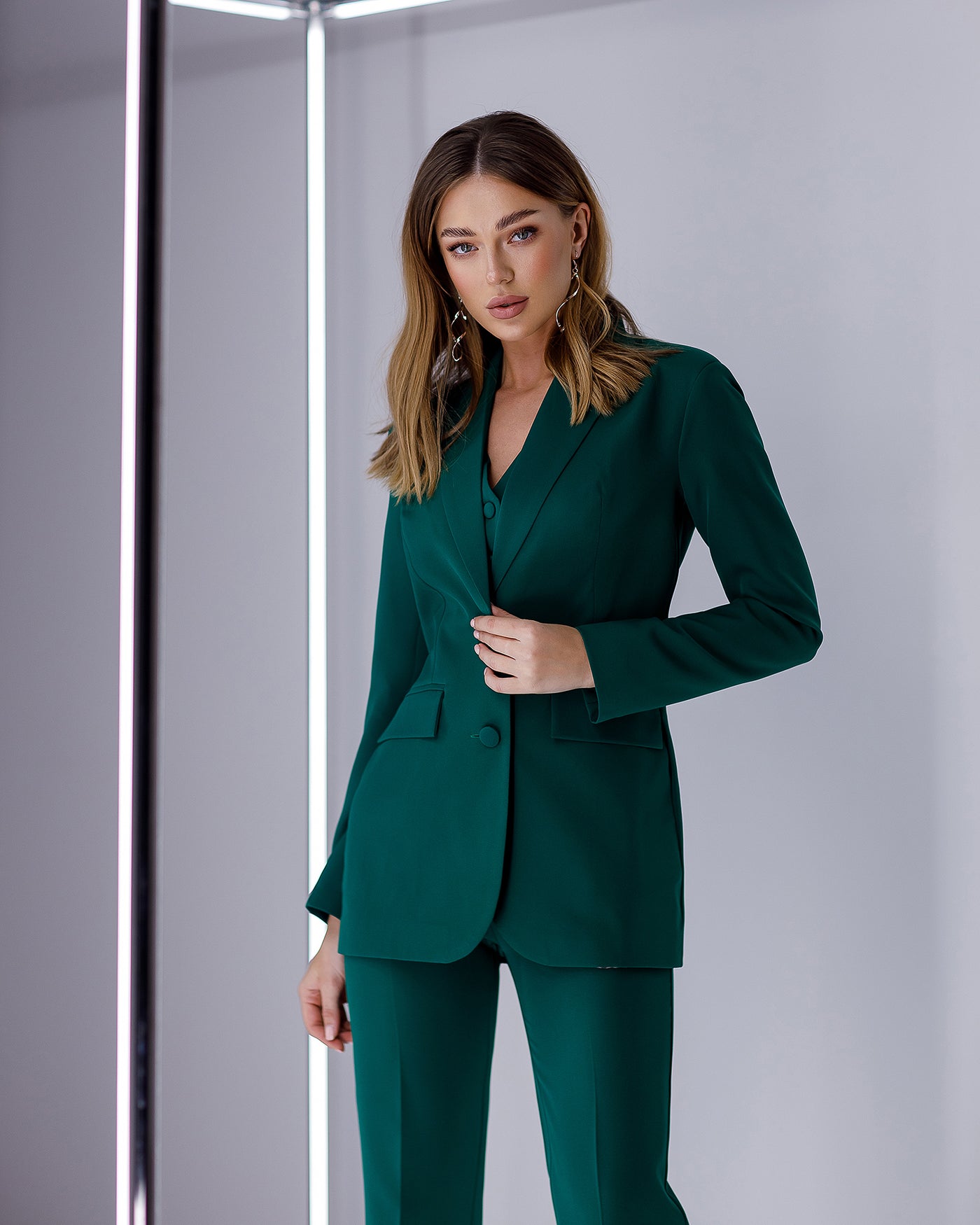 Emerald REGULAR-FIT 3-PIECE SUIT (ARTICLE 402)