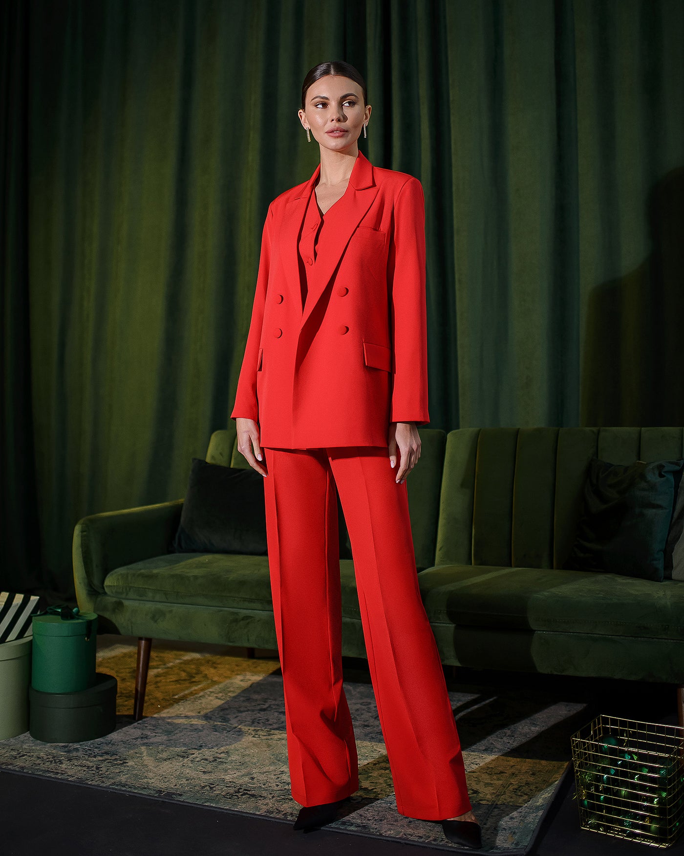 Red DOUBLE-BREASTED 3-PIECE SUIT (ARTICLE 424)