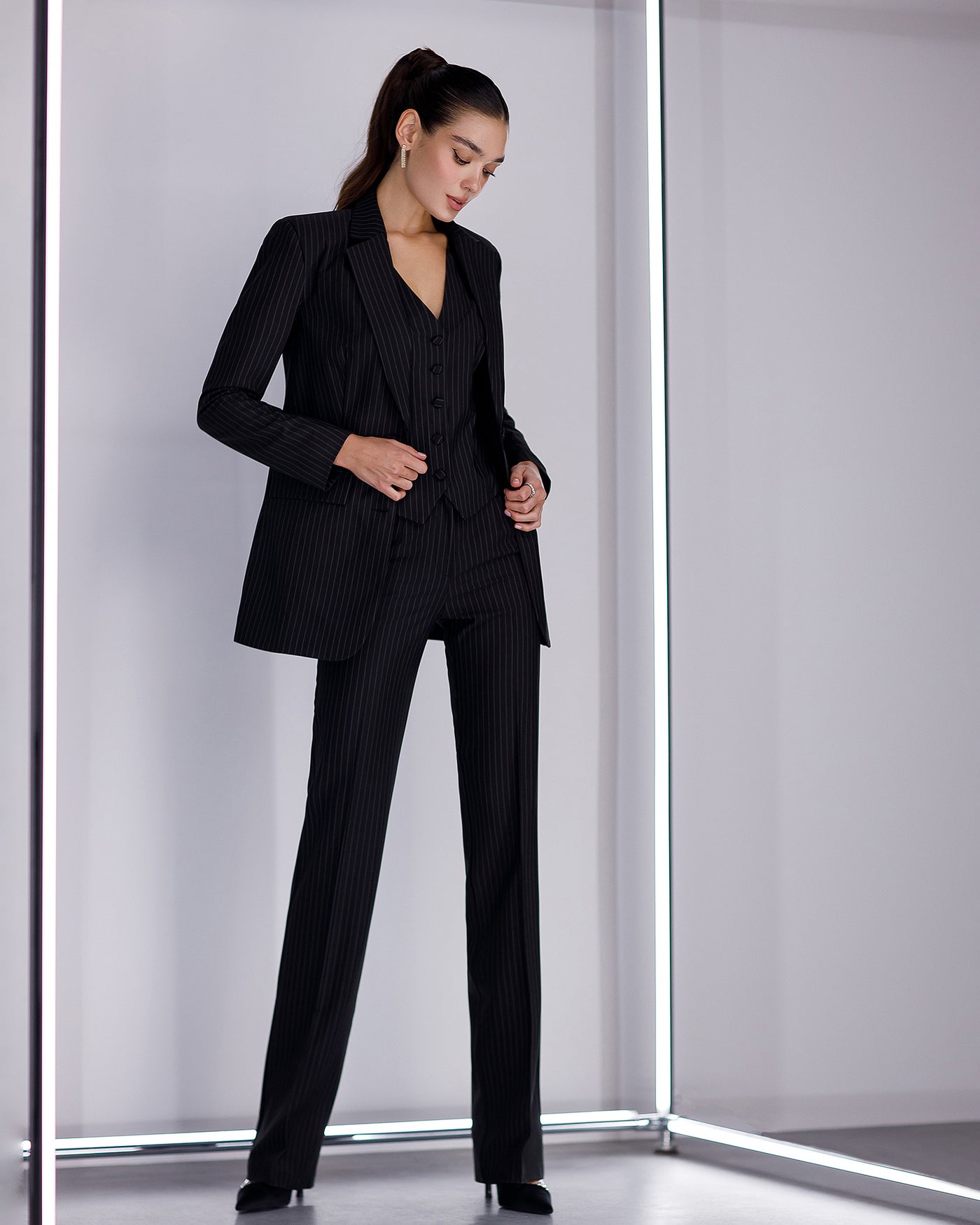 Black Striped REGULAR-FIT 3-PIECE SUIT (ARTICLE 402)