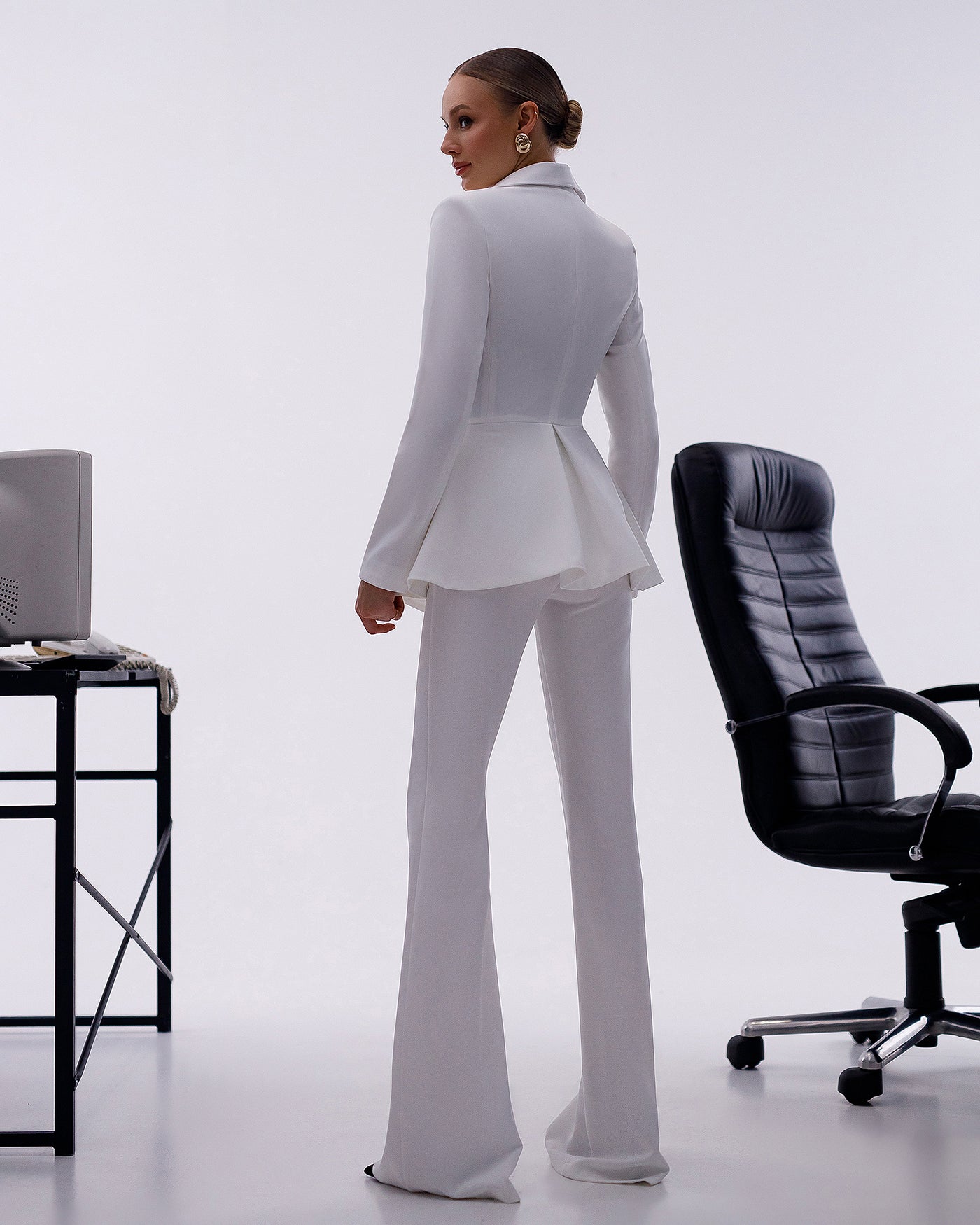 White Single-Breasted Suit 2-Piece (article 421)