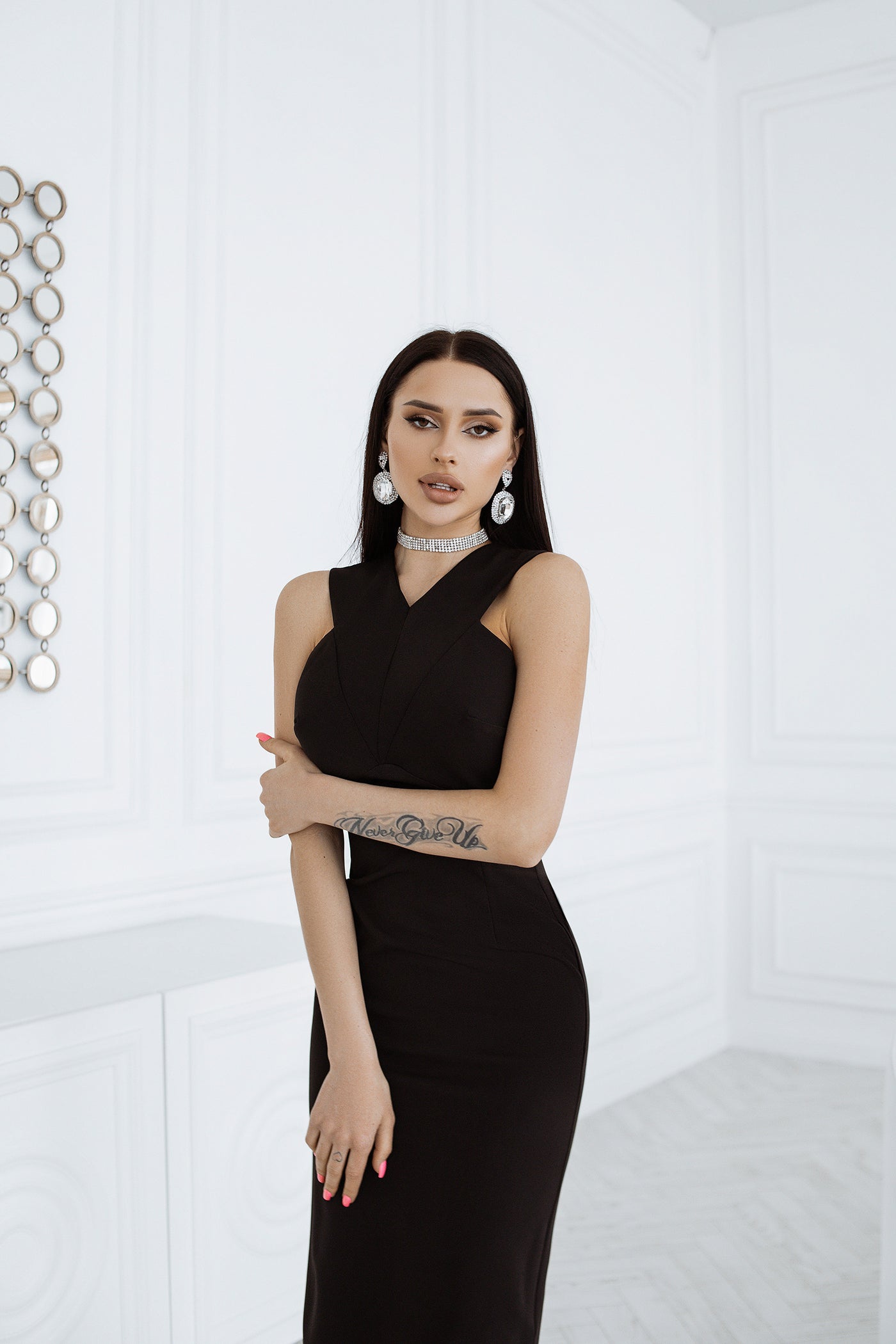 Black Sleeveless Midi Dress (article C330)