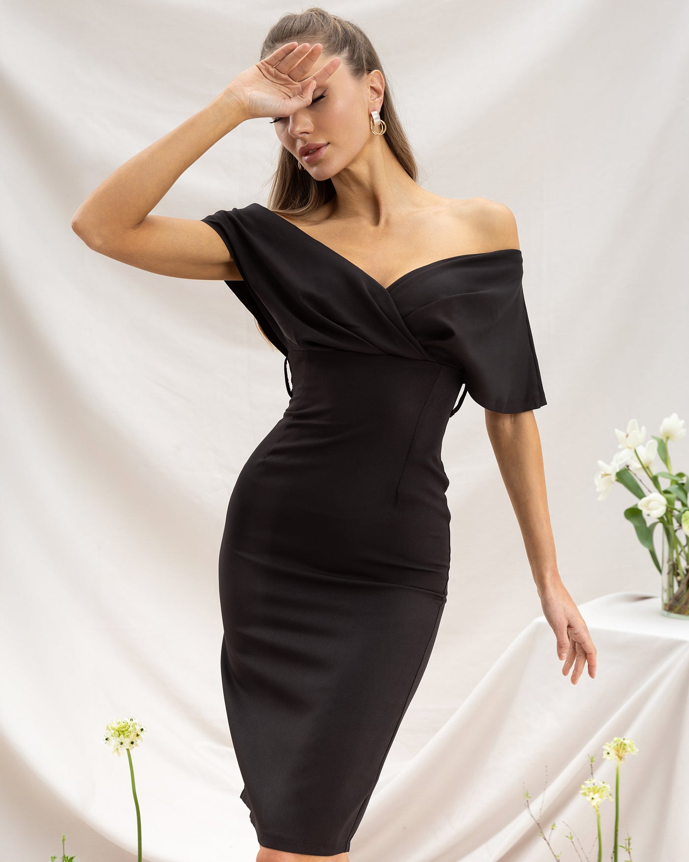 Black Down sleeves Midi Dress (article C345)