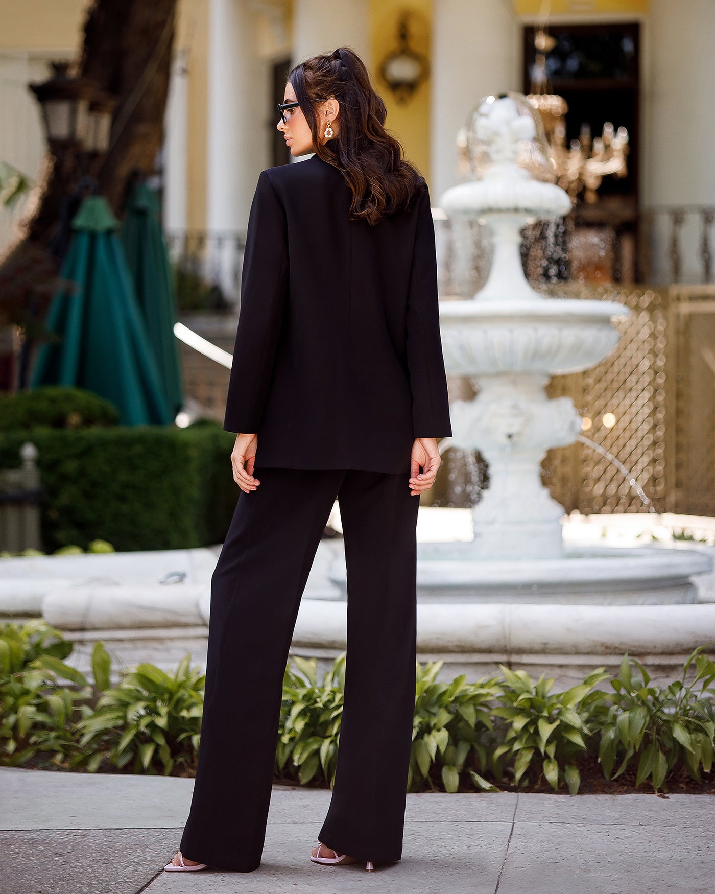 Black extended back 2-piece suit (article 409)