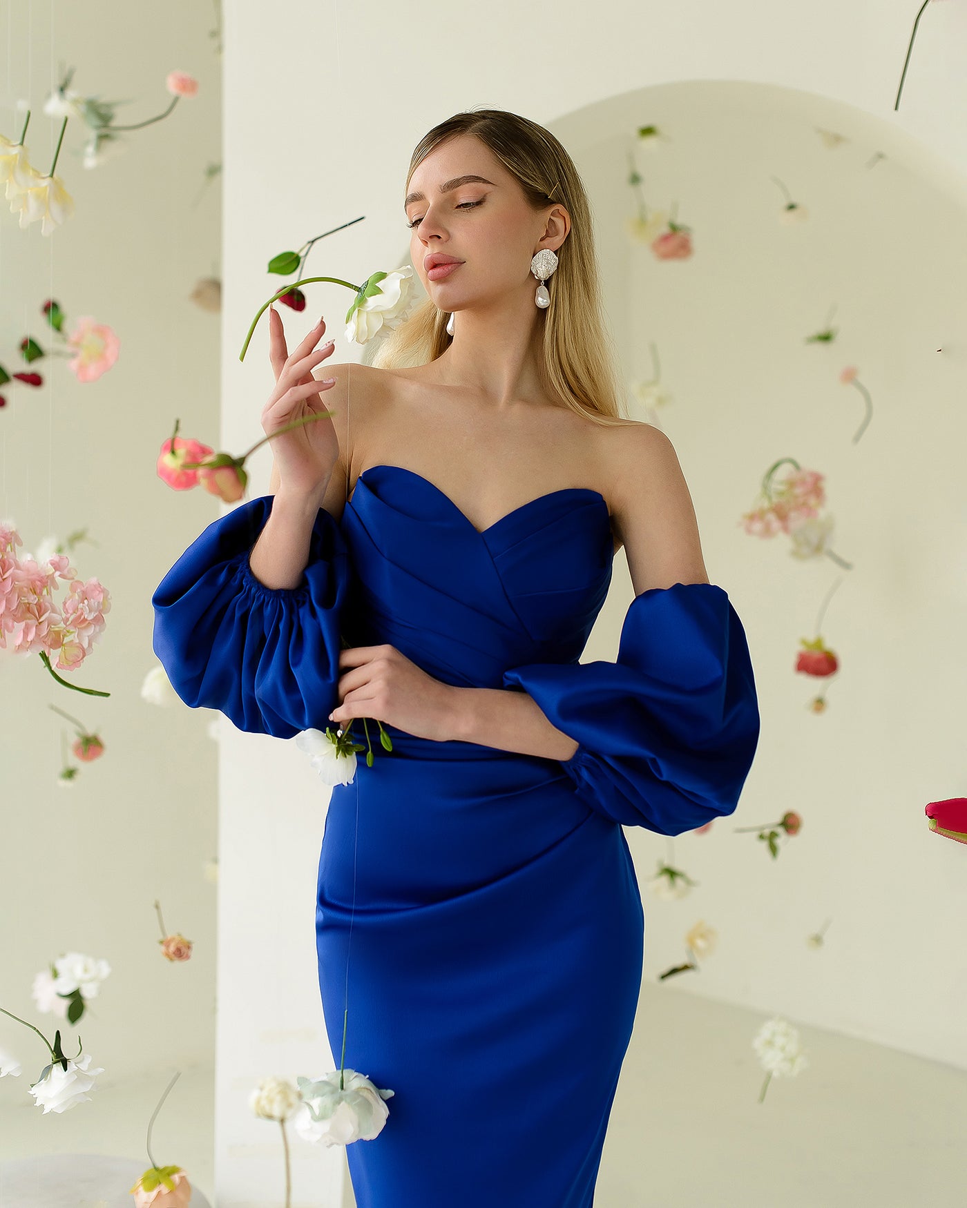 Blue Satin Sweetheart Puff-Sleeve Midi Dress (article 330)