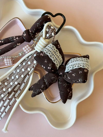 Brown vintage bow keychain