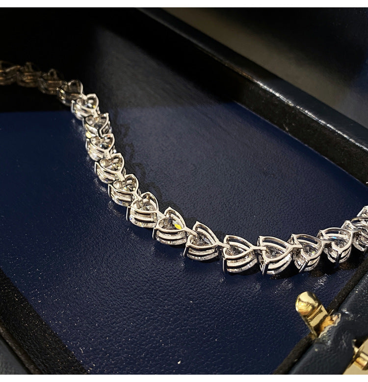 Heart-shaped stones silver bracelet