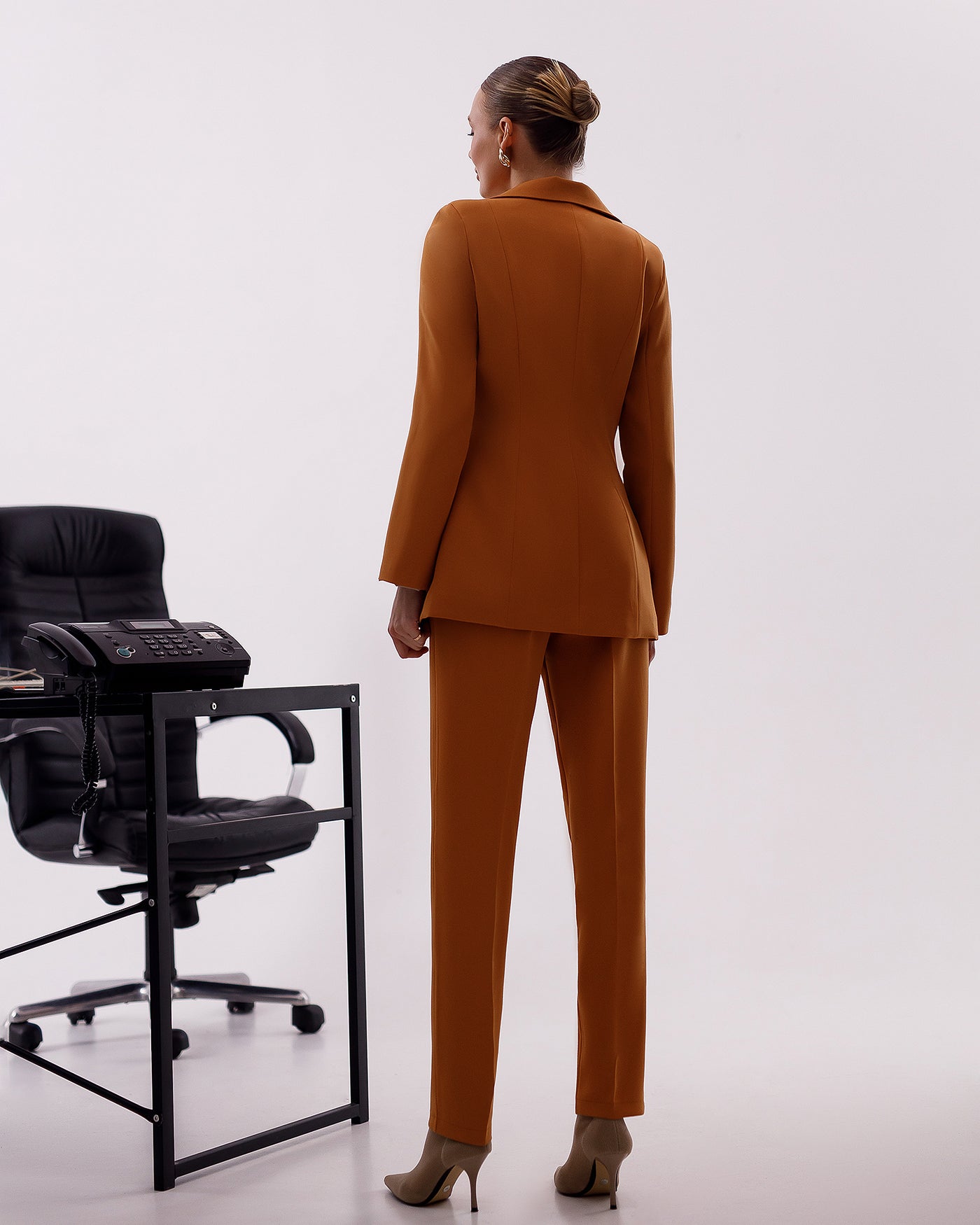 Caramel OFFICE SLIM-FIT 3-PIECE SUIT (ARTICLE 033)