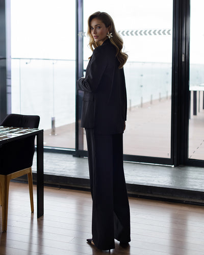 Black extended back 2-piece suit (article 409)