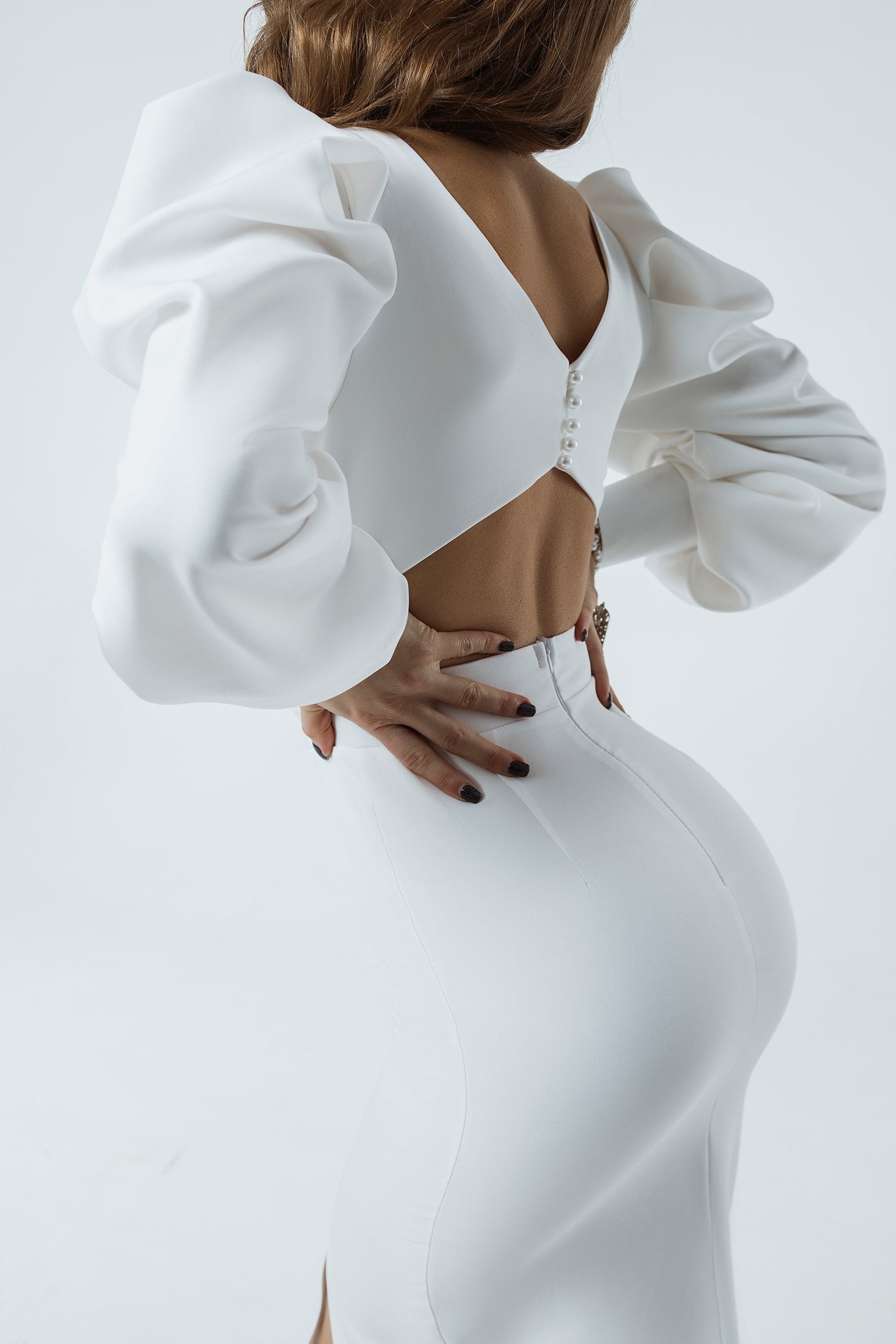 White BACKLESS PUFF SLEEVE MIDI DRESS (ARTICLE C398)