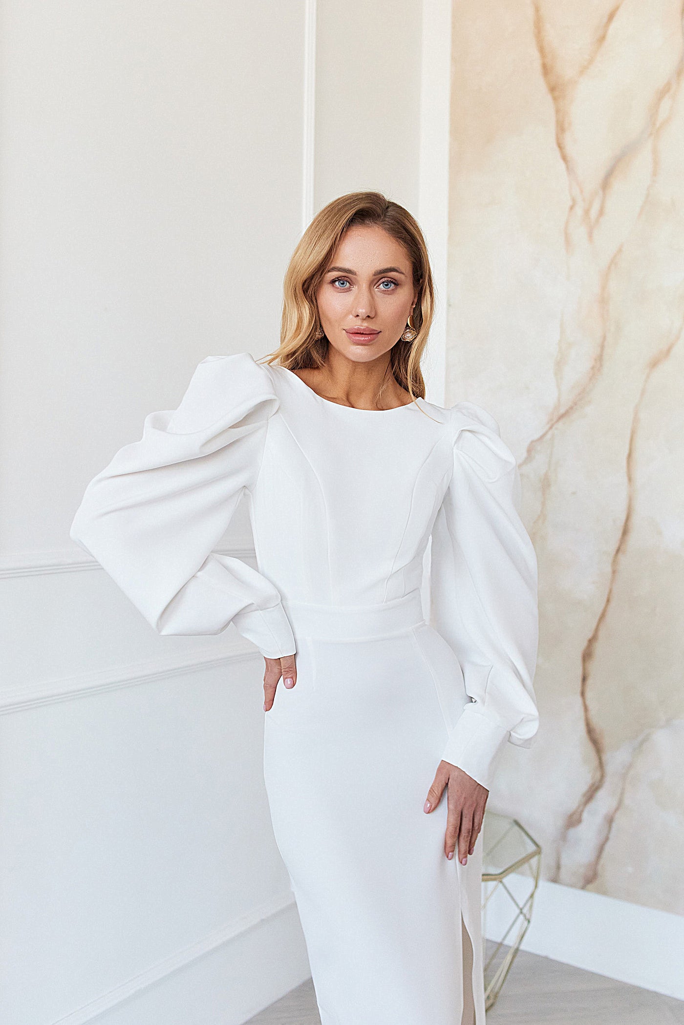 White BACKLESS PUFF SLEEVE MIDI DRESS (ARTICLE C398)