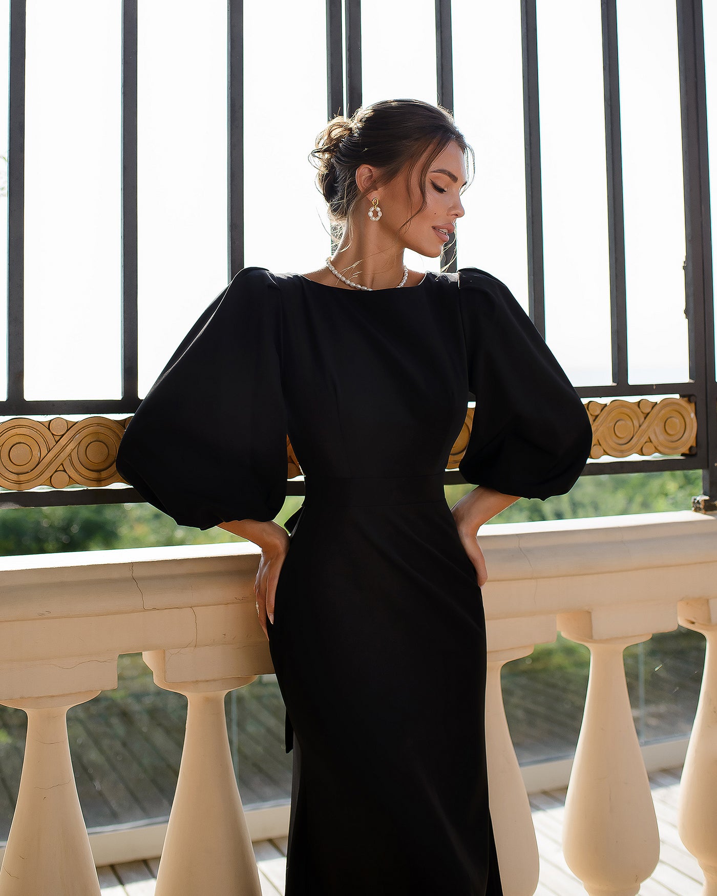 Black BACKLESS PUFF-SLEEVE MIDI DRESS (ARTICLE 395)