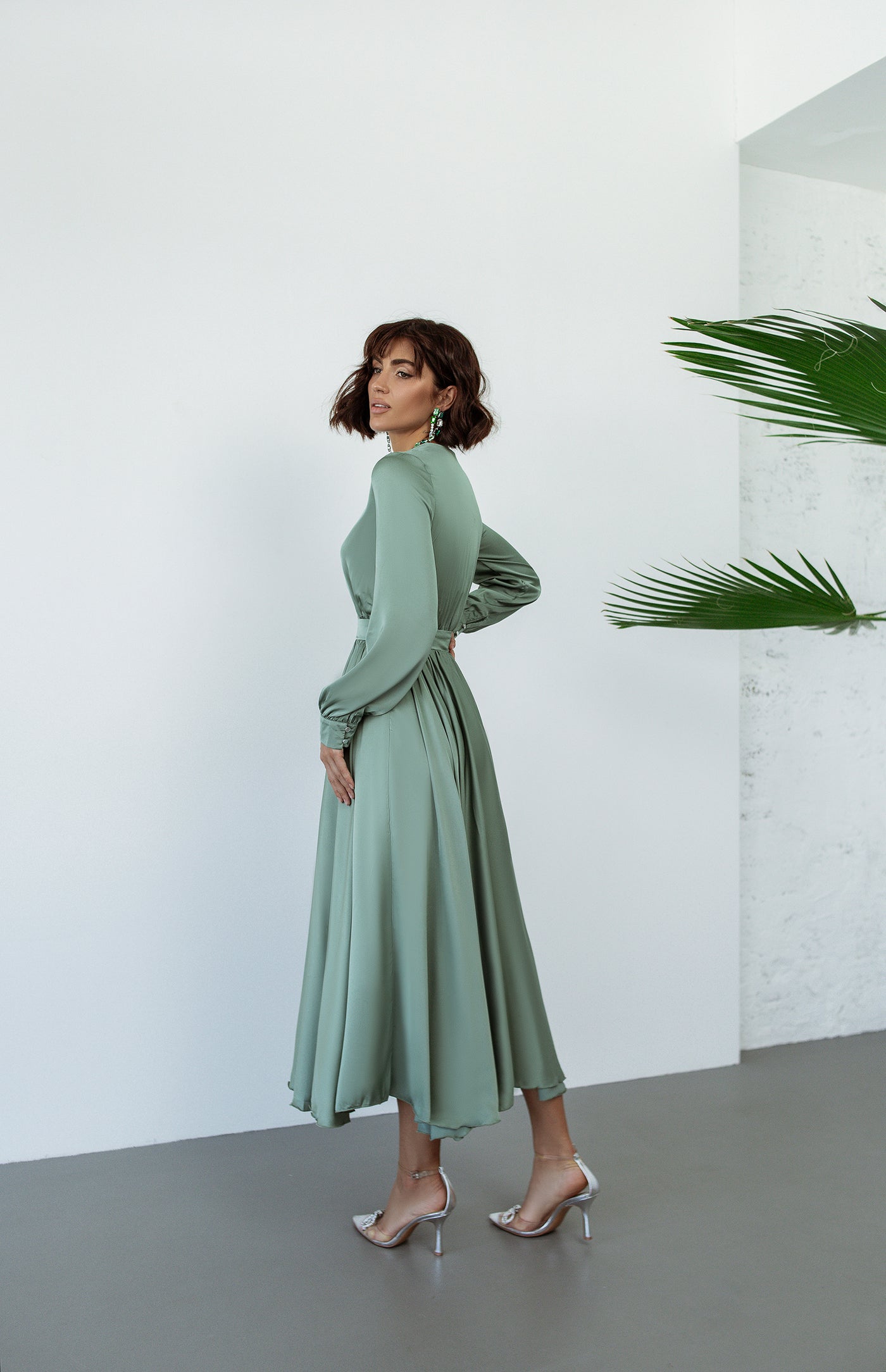 Olive MIDI LONG SLEEVE DRESS (ARTICLE C393)