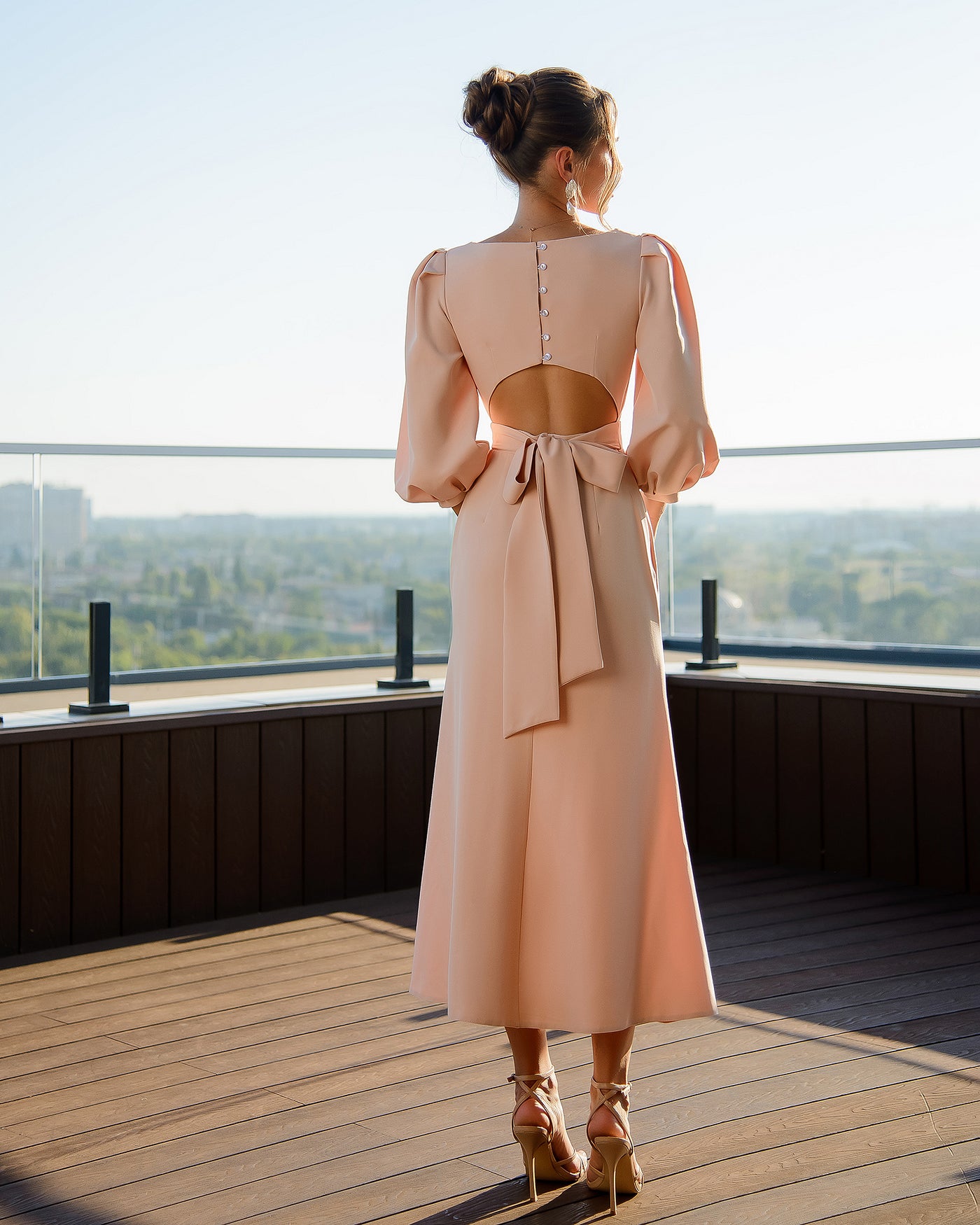 Beige Backless Puff-Sleeve Midi Dress (article 395)