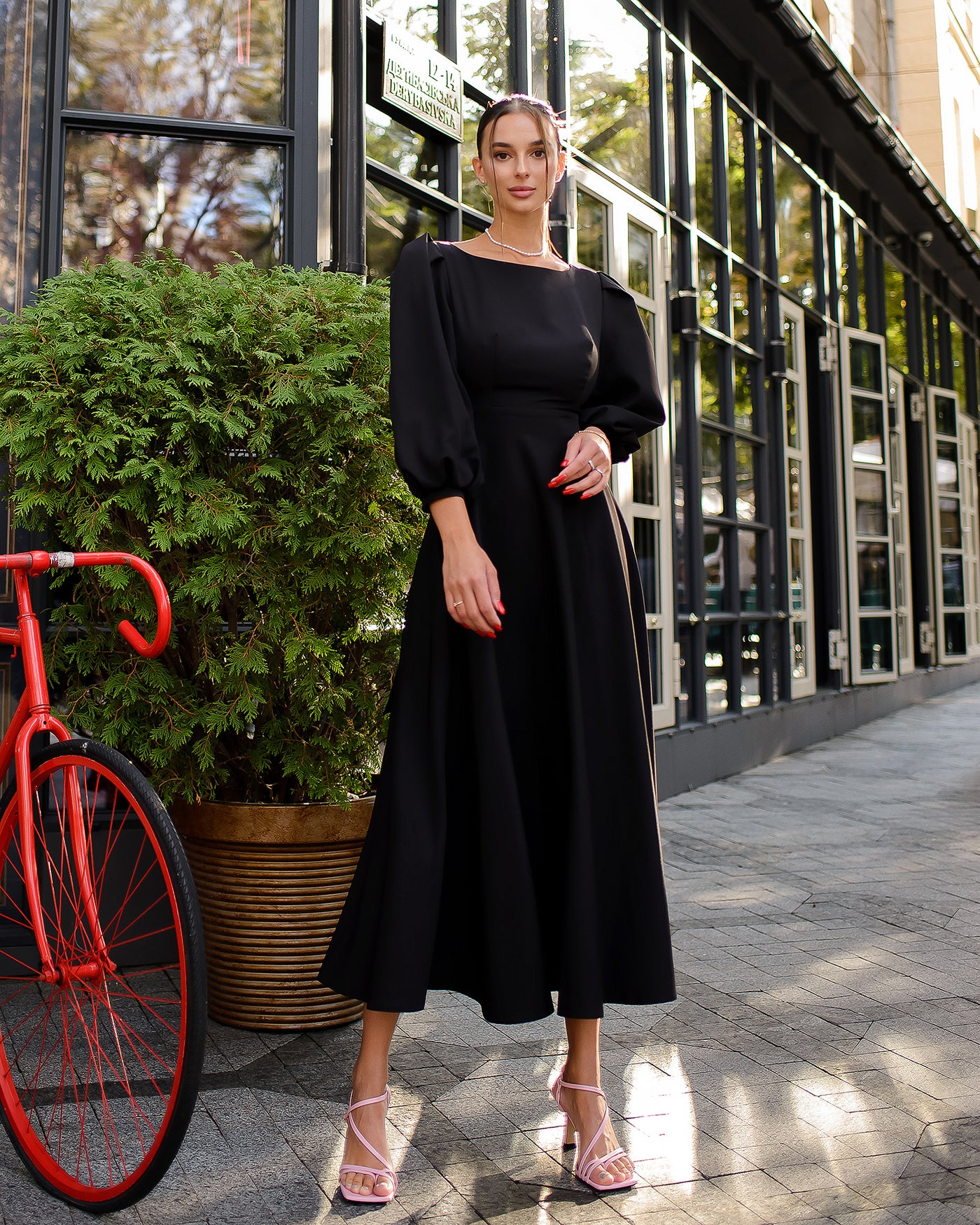 Black BACKLESS PUFF-SLEEVE MIDI DRESS (ARTICLE 395)