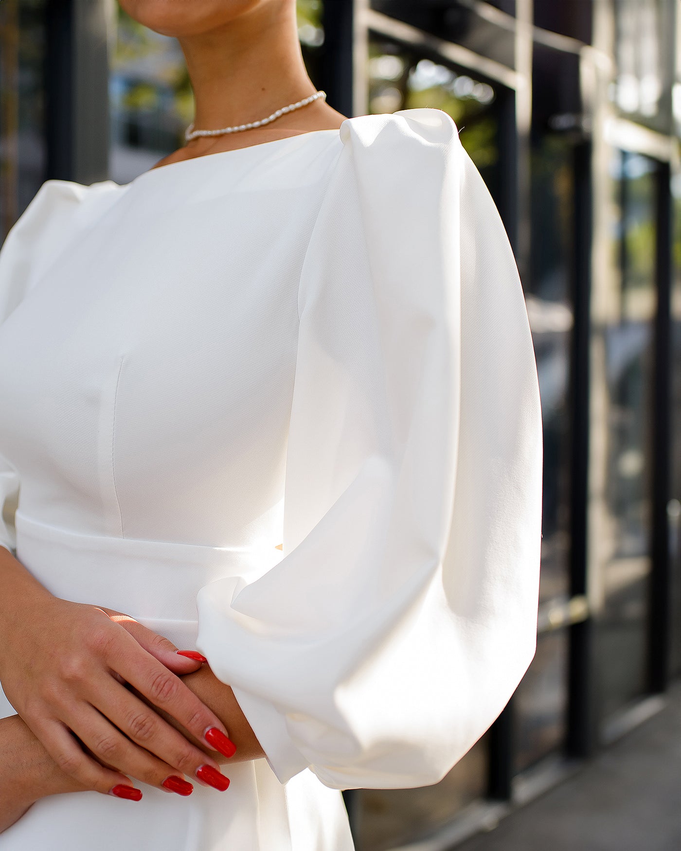 White BACKLESS PUFF-SLEEVE MIDI DRESS (ARTICLE 395)