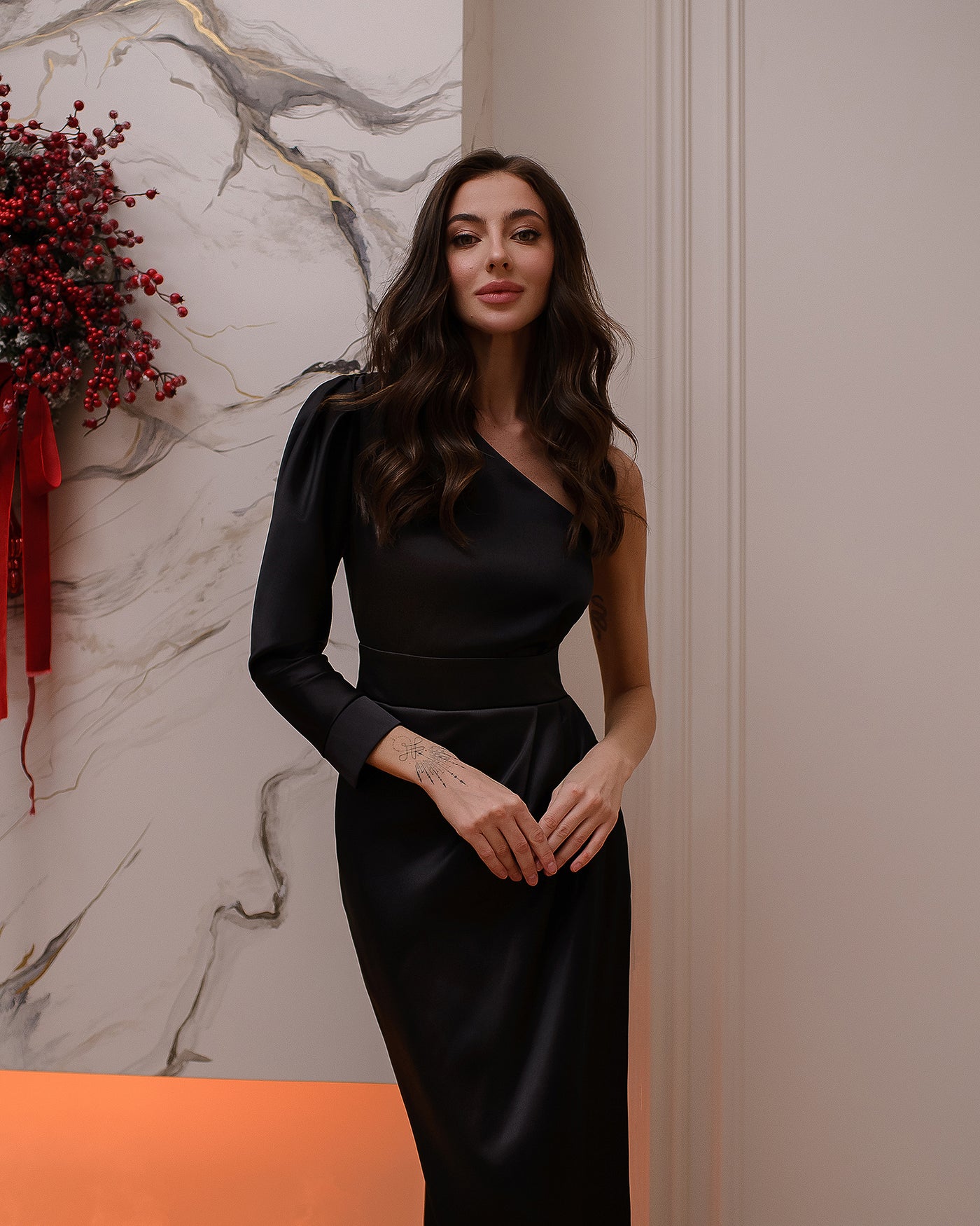 Black ONE-SHOULDER SATIN MAXI DRESS (ARTICLE 268)