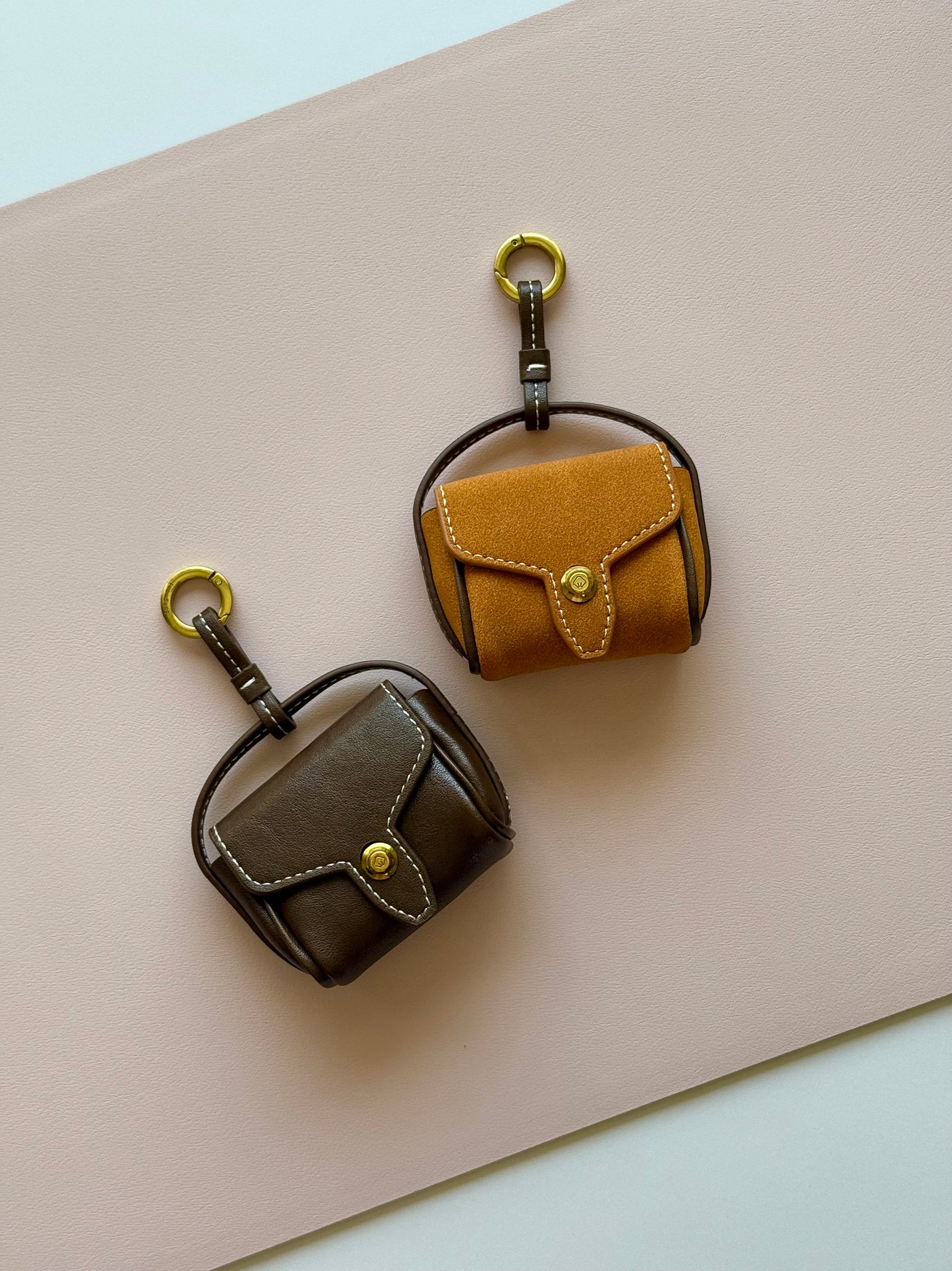 Sandalwood brown AIRPODS LEATHER CASE