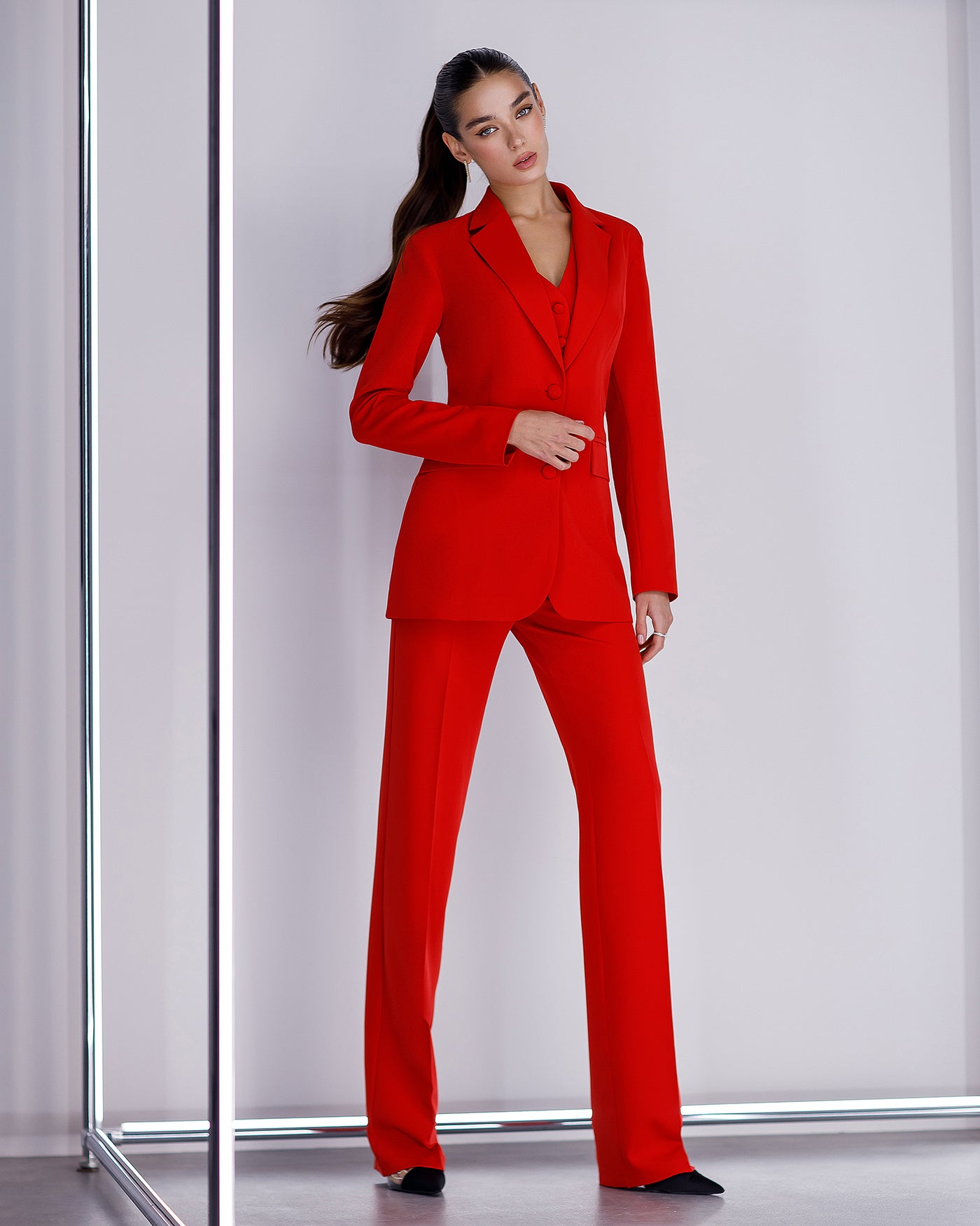 Red Regular-Fit 3-Piece Suit (article 402)