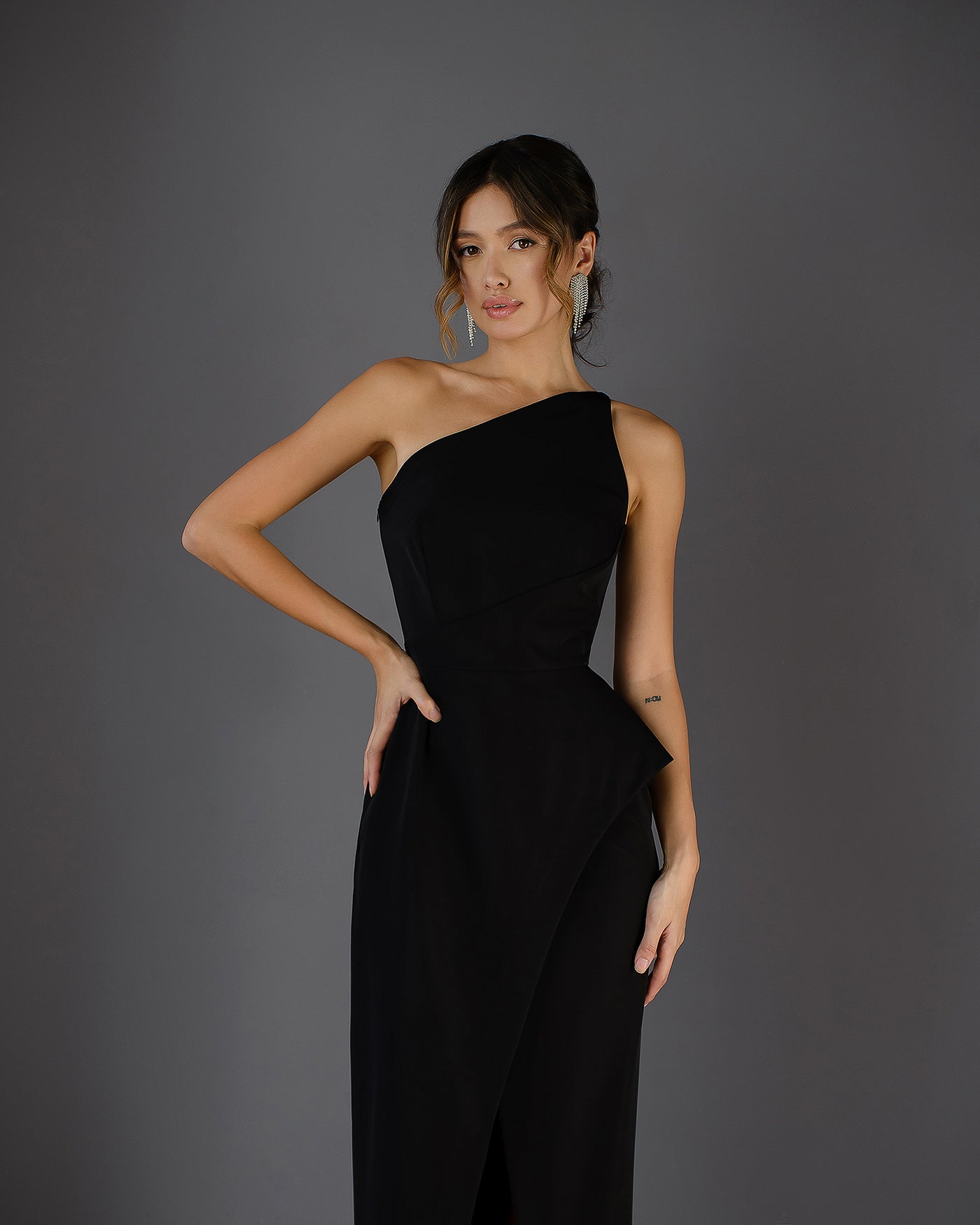 Black ASYMMETRIC SLEEVELESS MAXI DRESS (ARTICLE 514)