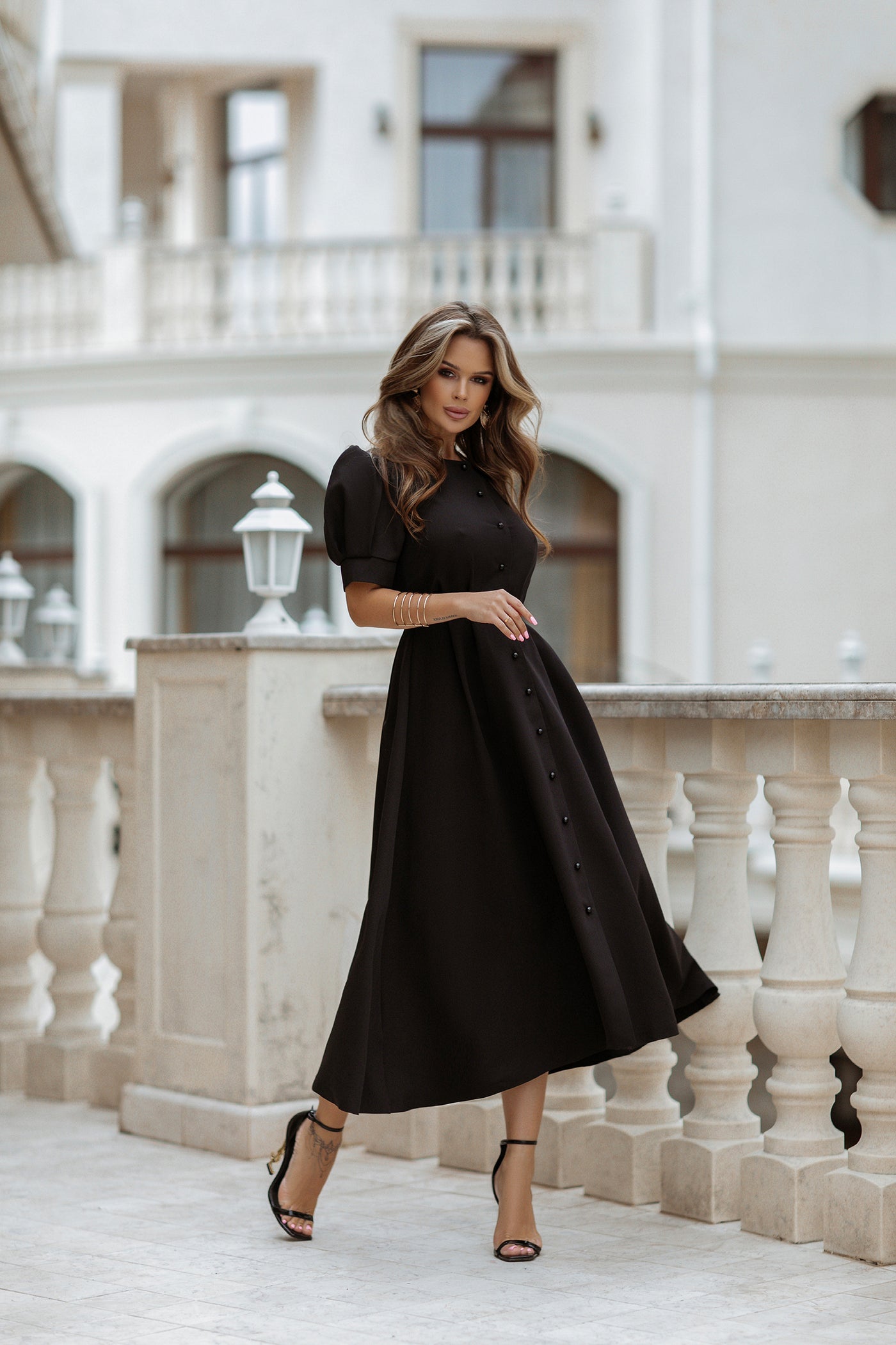 Black FITTED PUFF-SLEEVE MIDI DRESS (ARTICLE C390)