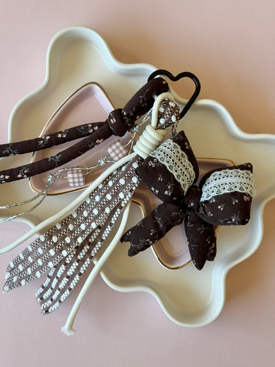 Brown vintage bow keychain