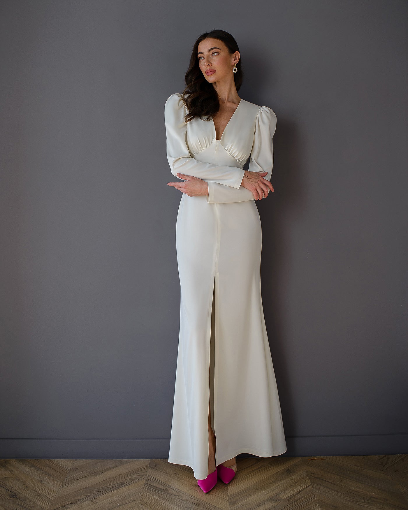 White V-neck Puff Sleeve Maxi Dress (article 512)