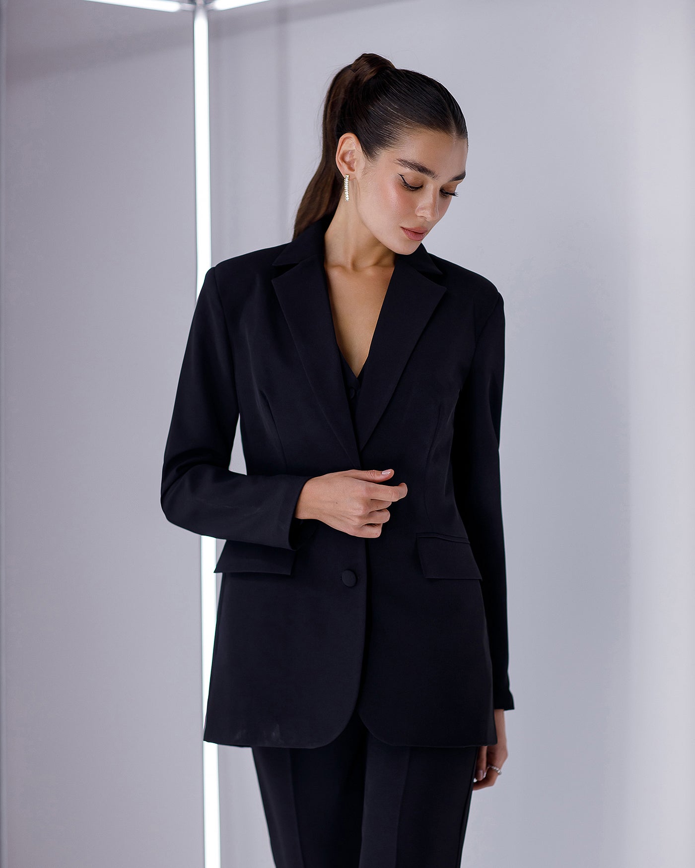 Black REGULAR-FIT 3-PIECE SUIT (ARTICLE 402)