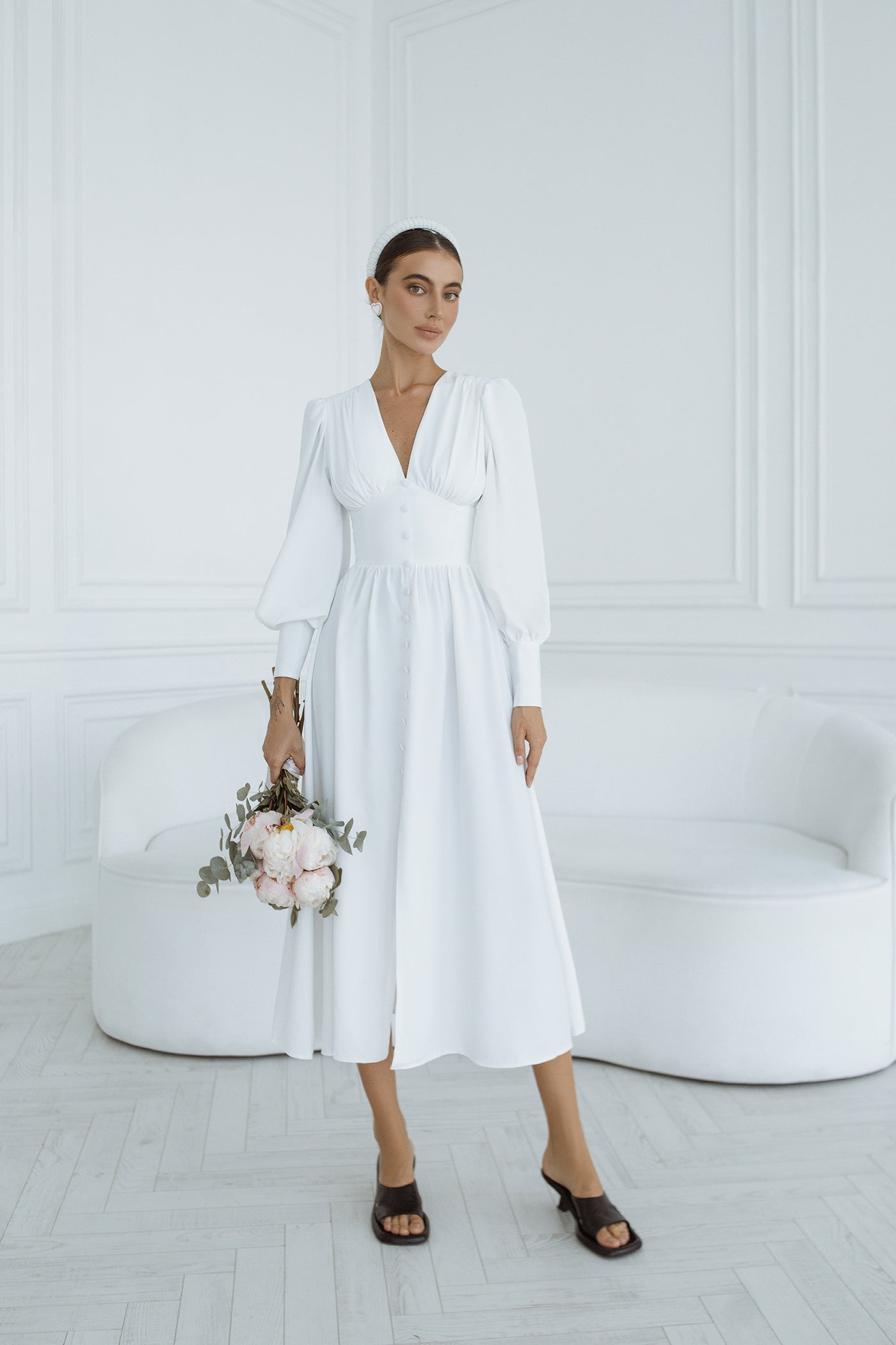 White V-neck Buttoned Puff-Sleeve Midi Dress (article C392)