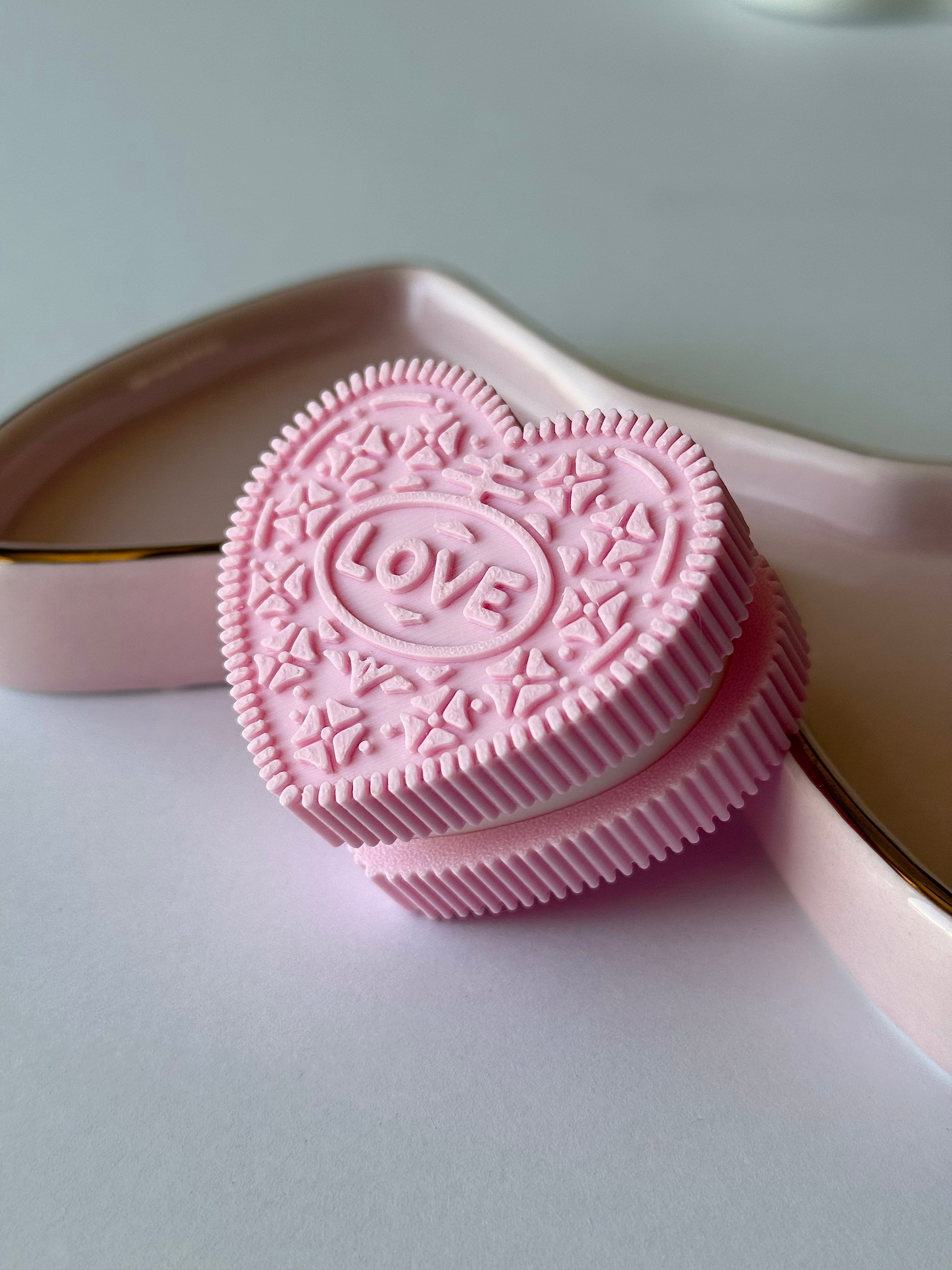 Oreo Heart Clicker Keychain – Pretty Things Girls Need