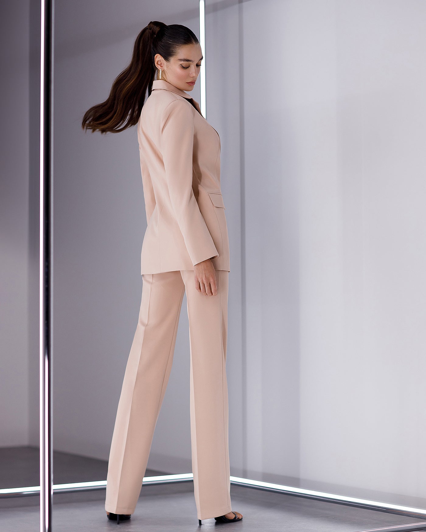 Beige Regular-Fit 3-Piece Suit (article 402)