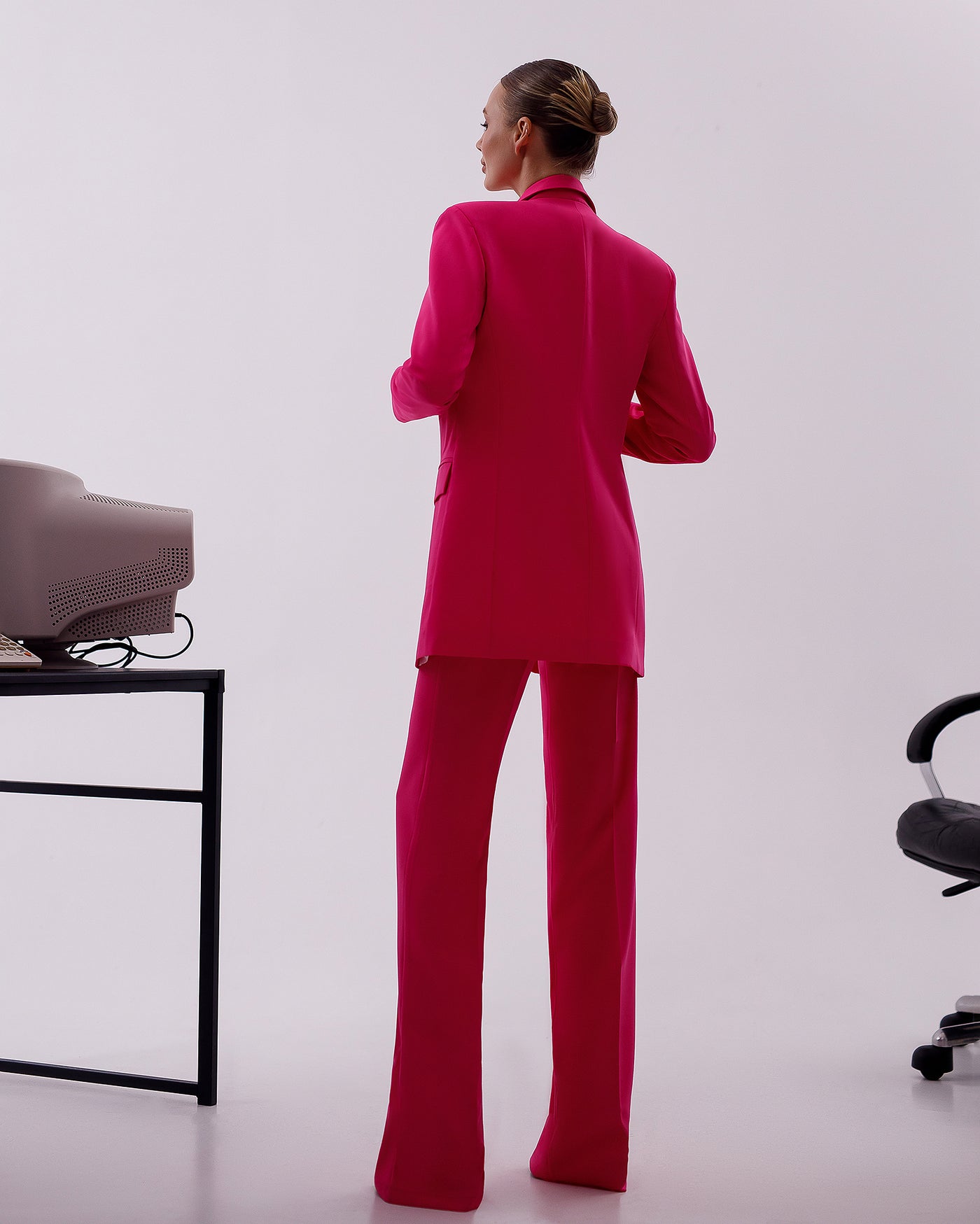 Crimson REGULAR-FIT 3-PIECE SUIT (ARTICLE 402)