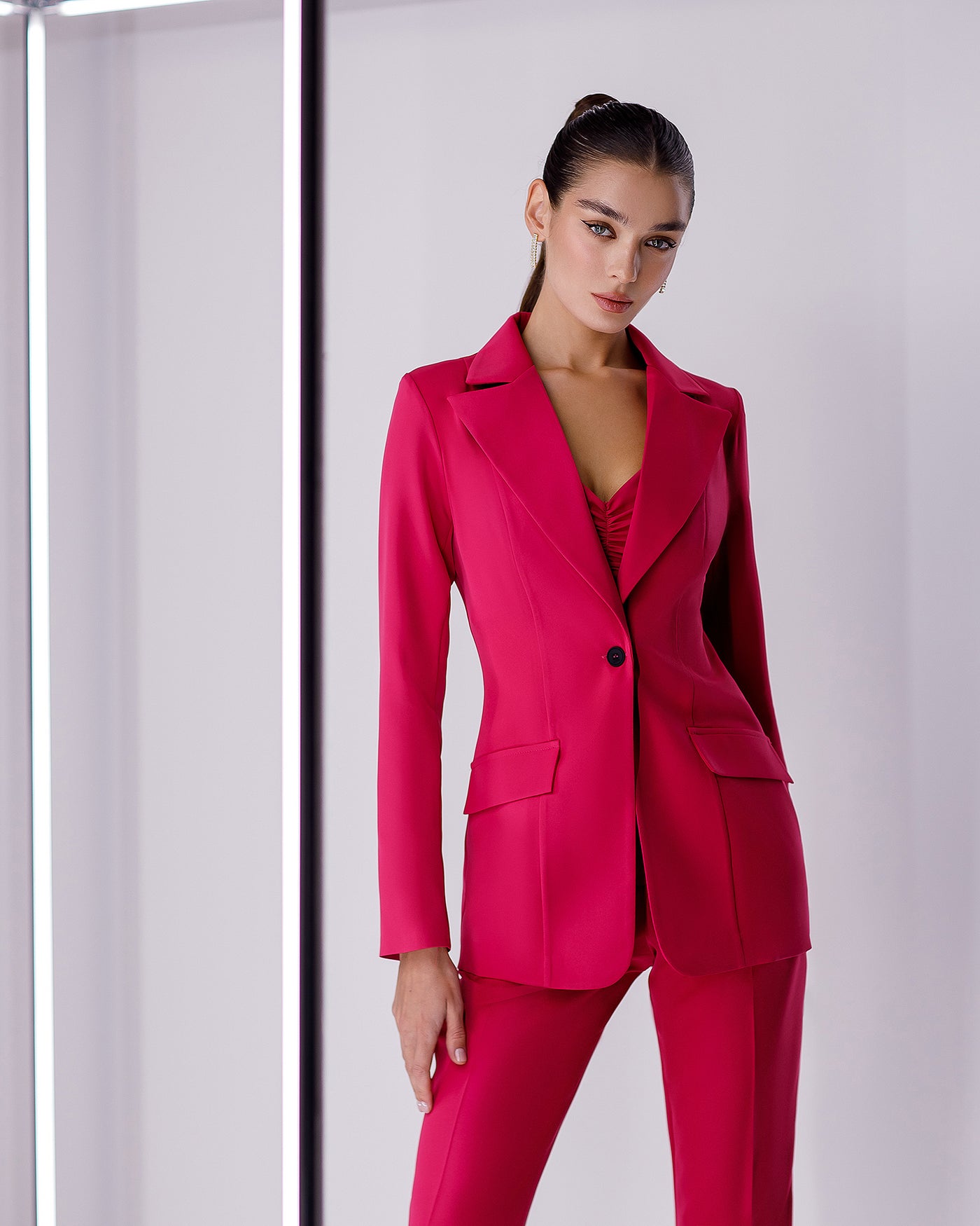 Crimson REGULAR-FIT 3-PIECE SUIT (ARTICLE 012)