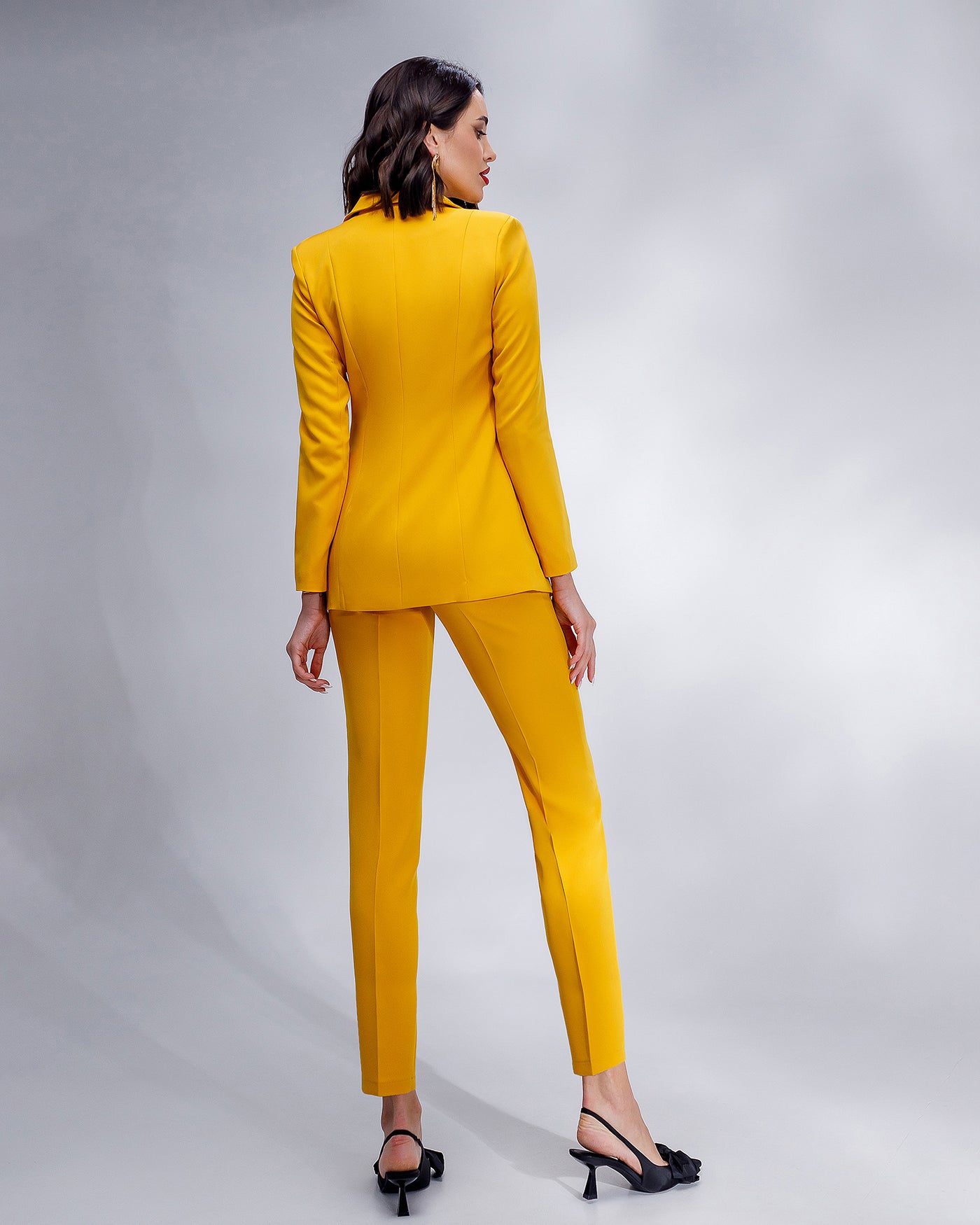 Mustard Office Slim-Fit 3-Piece Suit (article 033)