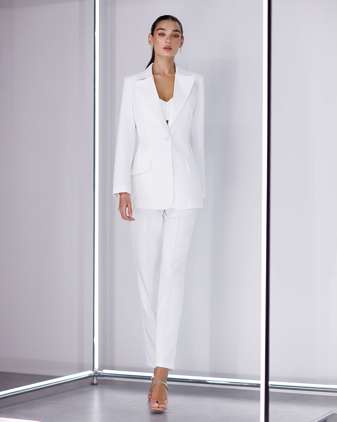 White REGULAR-FIT 3-PIECE SUIT (ARTICLE 012)