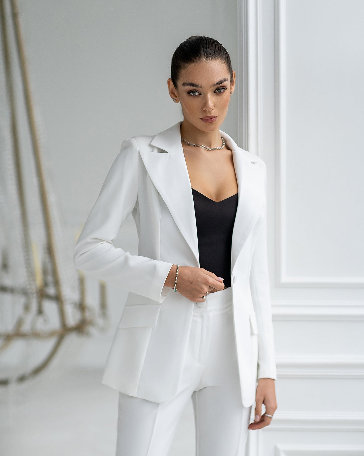 White Single-Breasted Suit 2-Piece (article 400)