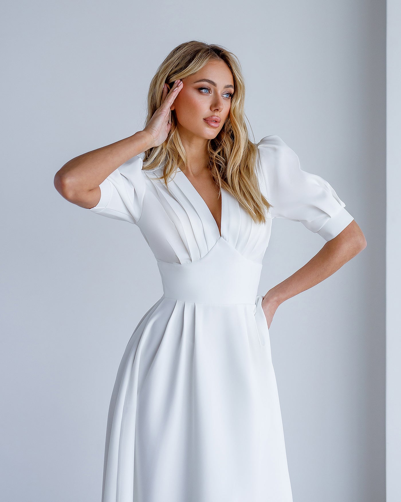 White V-NECK PUFF-SLEEVE MIDI DRESS (ARTICLE 352/1)