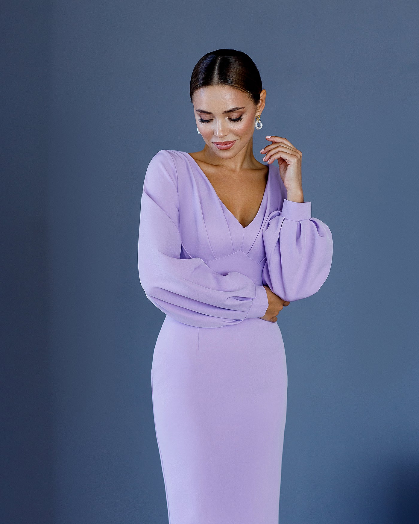 Lavender V-NECK PUFF-SLEEVE MIDI DRESS (ARTICLE 377)