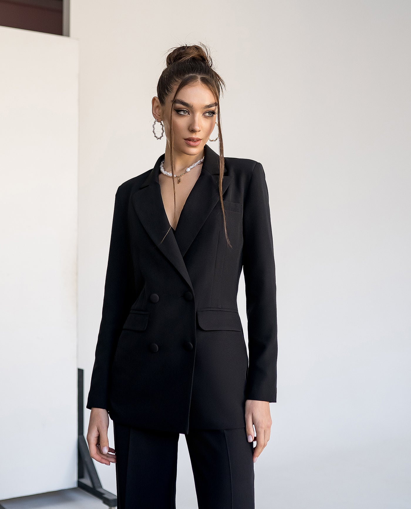 Black DOUBLE BREASTED SUIT 3-PIECE (ARTICLE 300)