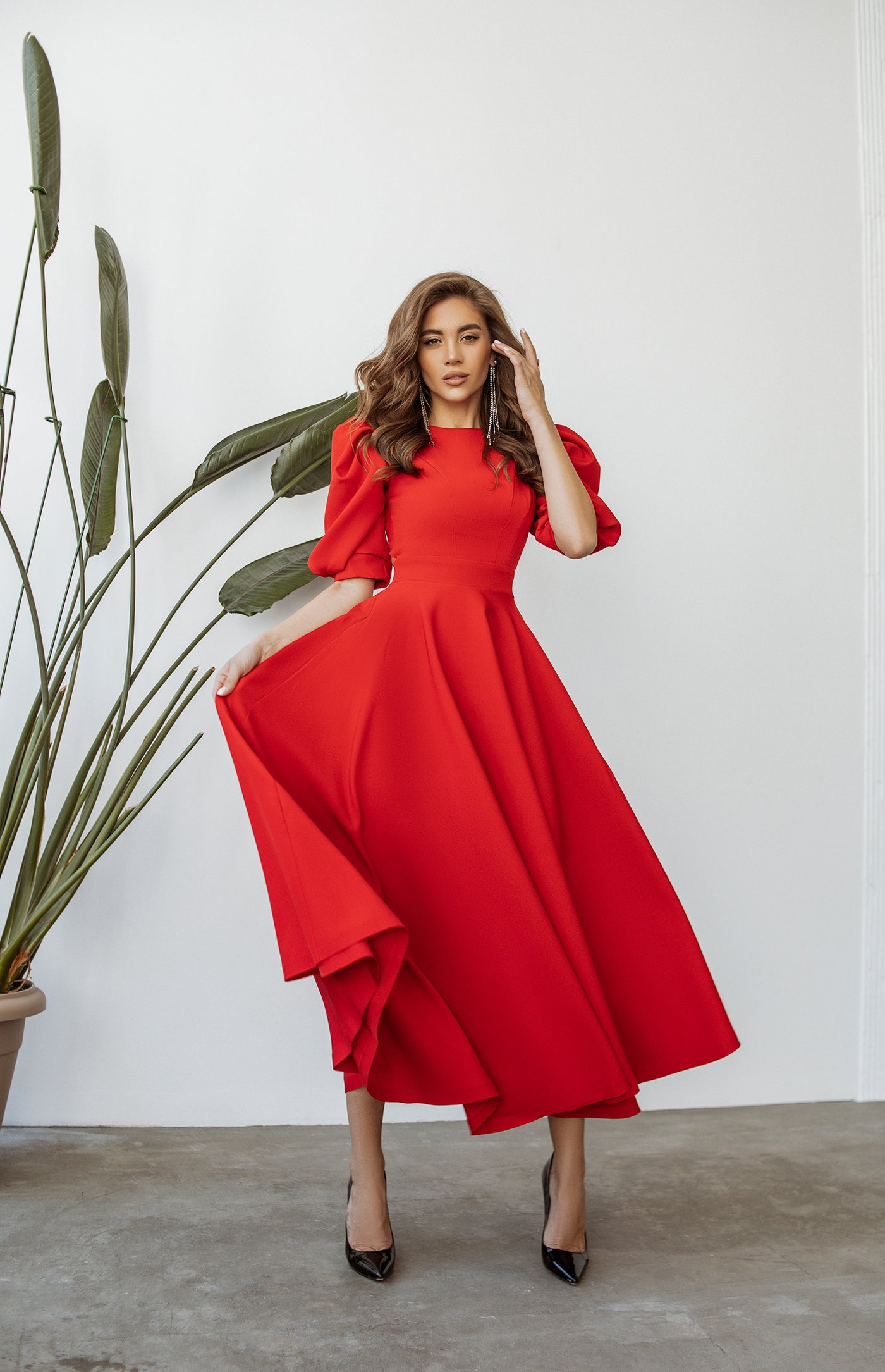 Red BACKLESS PUFF-SLEEVE MIDI DRESS (ARTICLE C383)