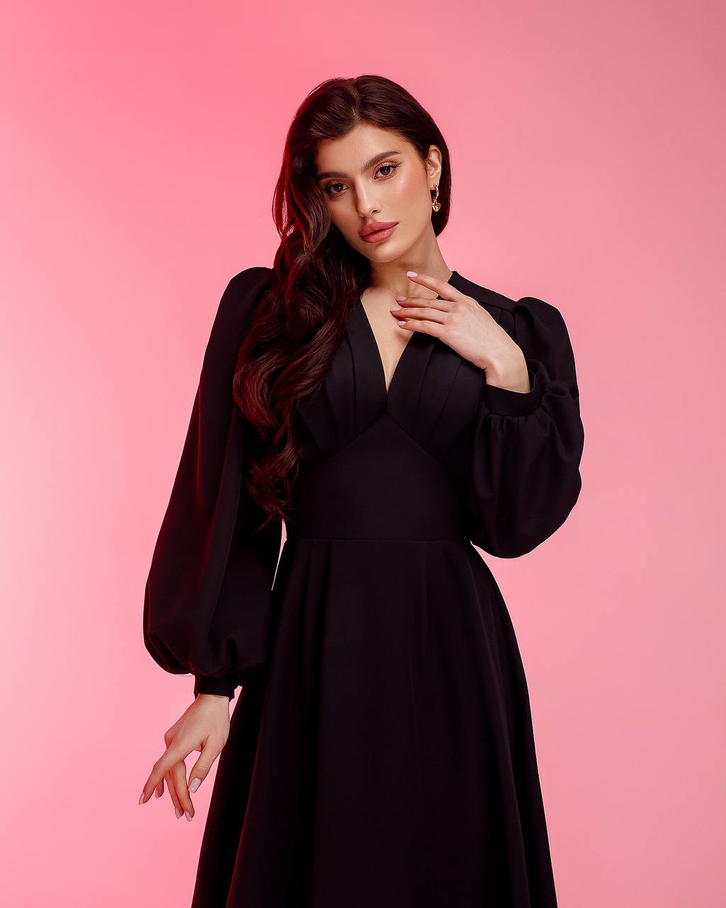 Black V-NECK PUFF-SLEEVE MIDI DRESS (ARTICLE 352)