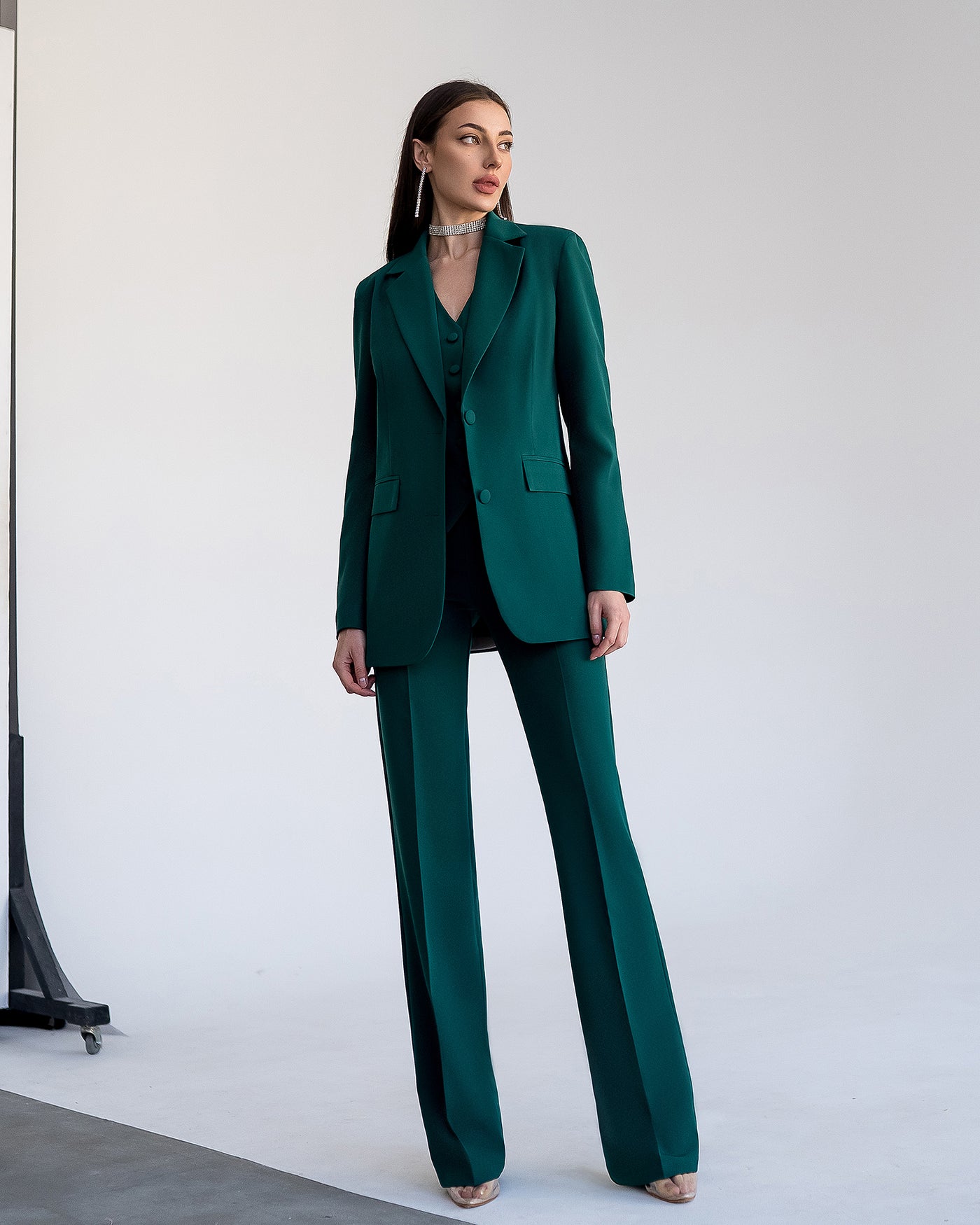 Emerald REGULAR-FIT 3-PIECE SUIT (ARTICLE 402)