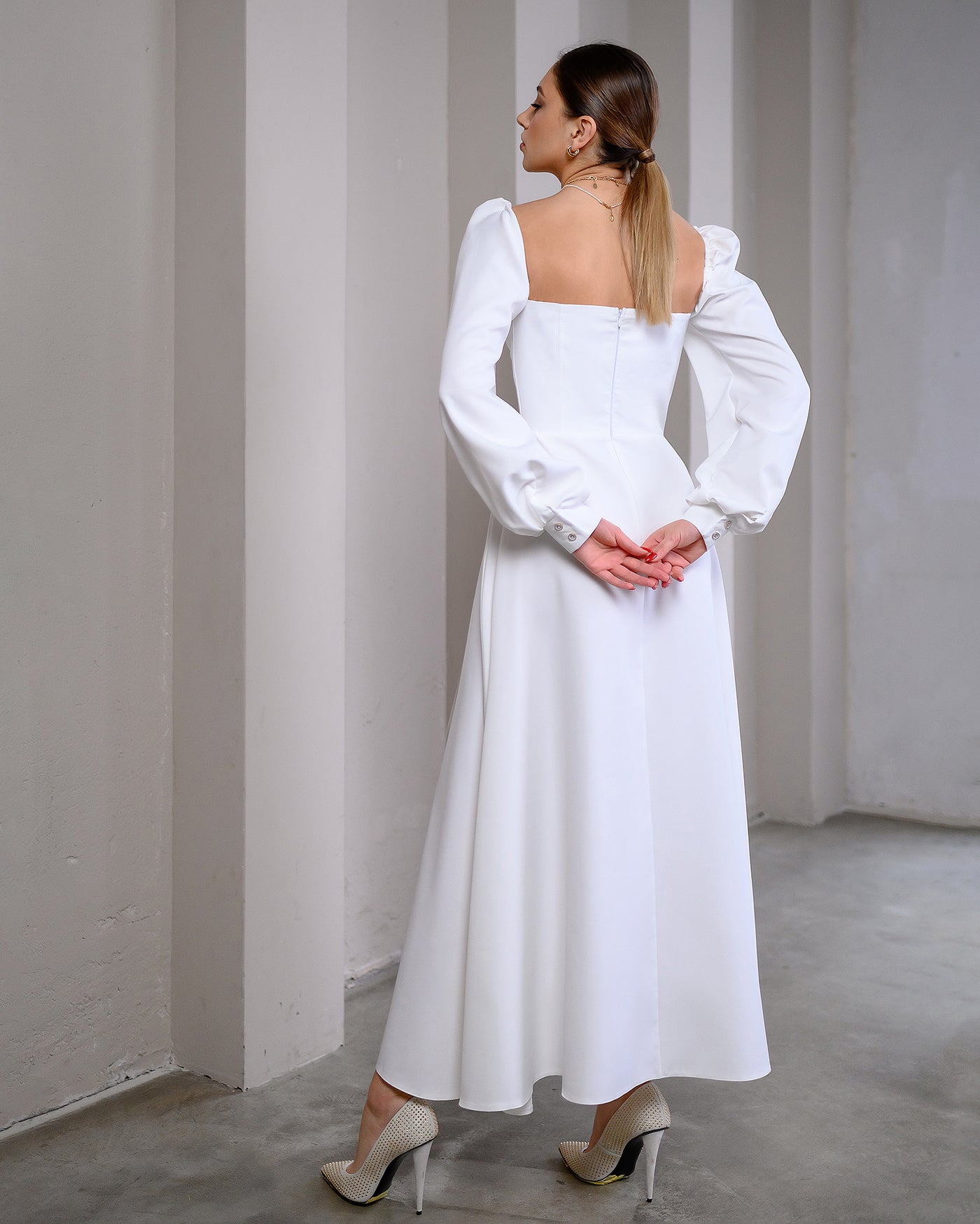 White PUFF-SLEEVE MIDI DRESS (ARTICLE 401)