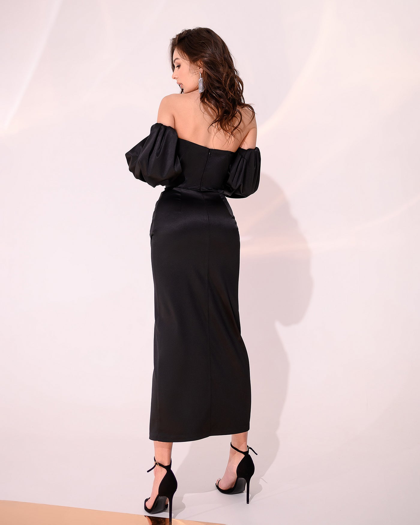 Black PUFF-SLEEVE MIDI DRESS (ARTICLE 289)