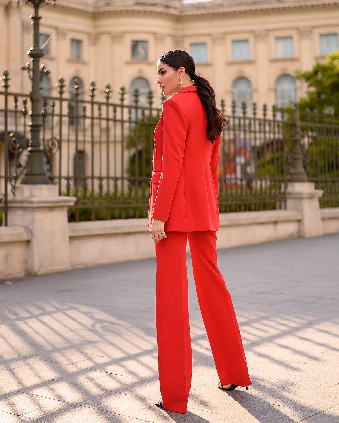 Red Regular-Fit 3-Piece Suit (article 402)