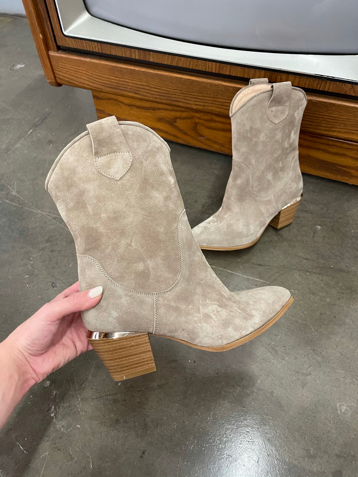 Beige Cowboy BOOTS