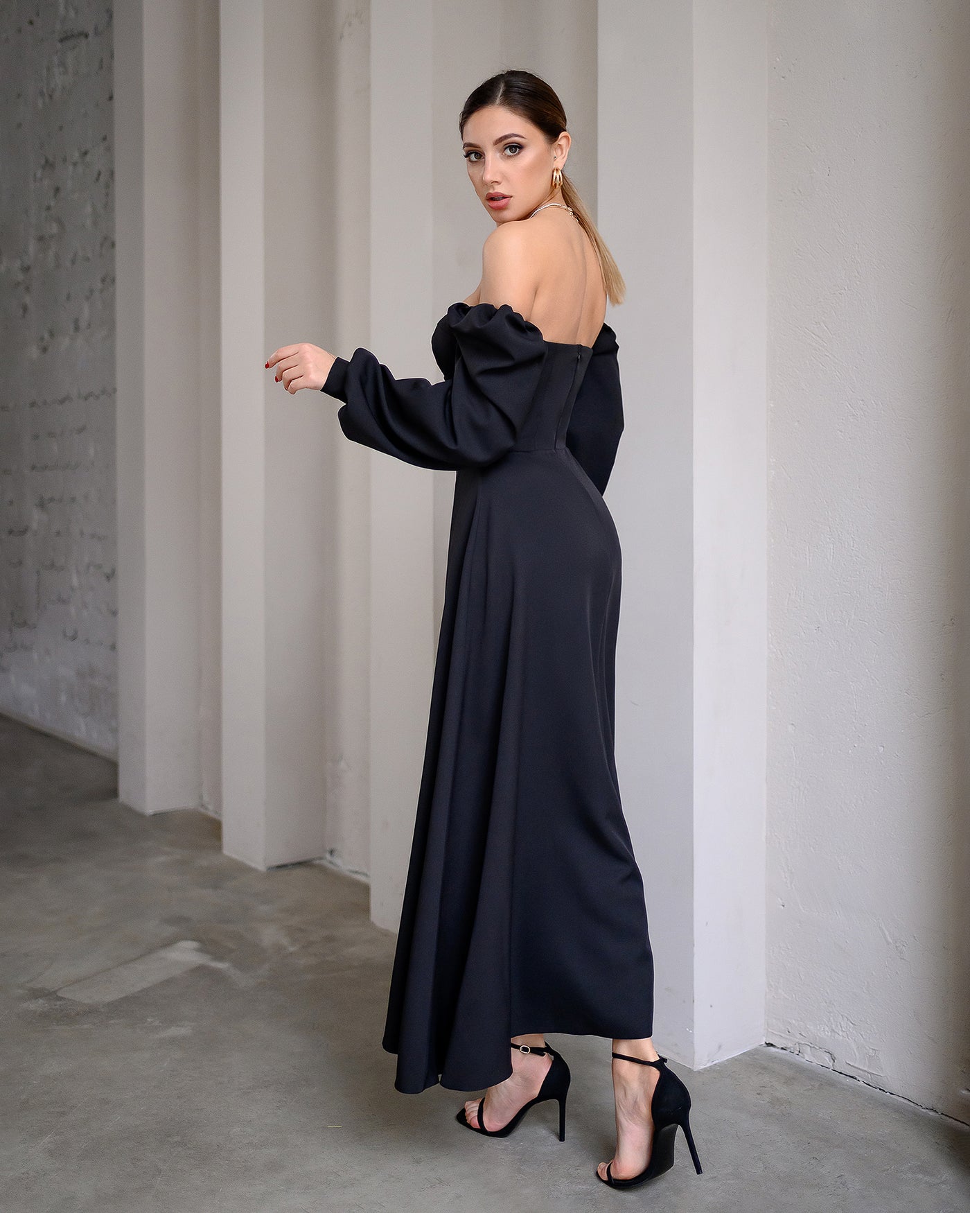 Black PUFF-SLEEVE MIDI DRESS (ARTICLE 401)