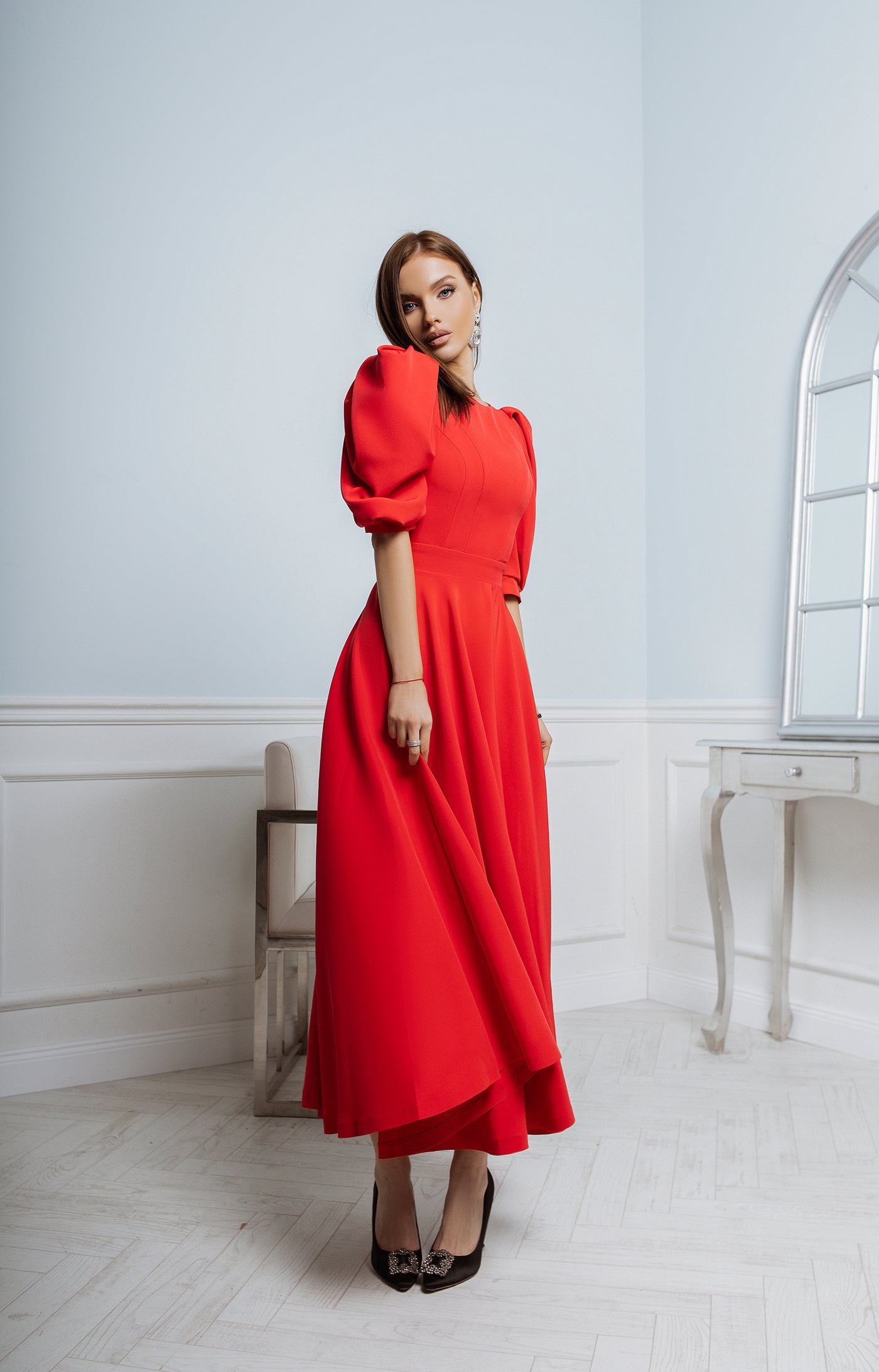 Red BACKLESS PUFF-SLEEVE MIDI DRESS (ARTICLE C383)