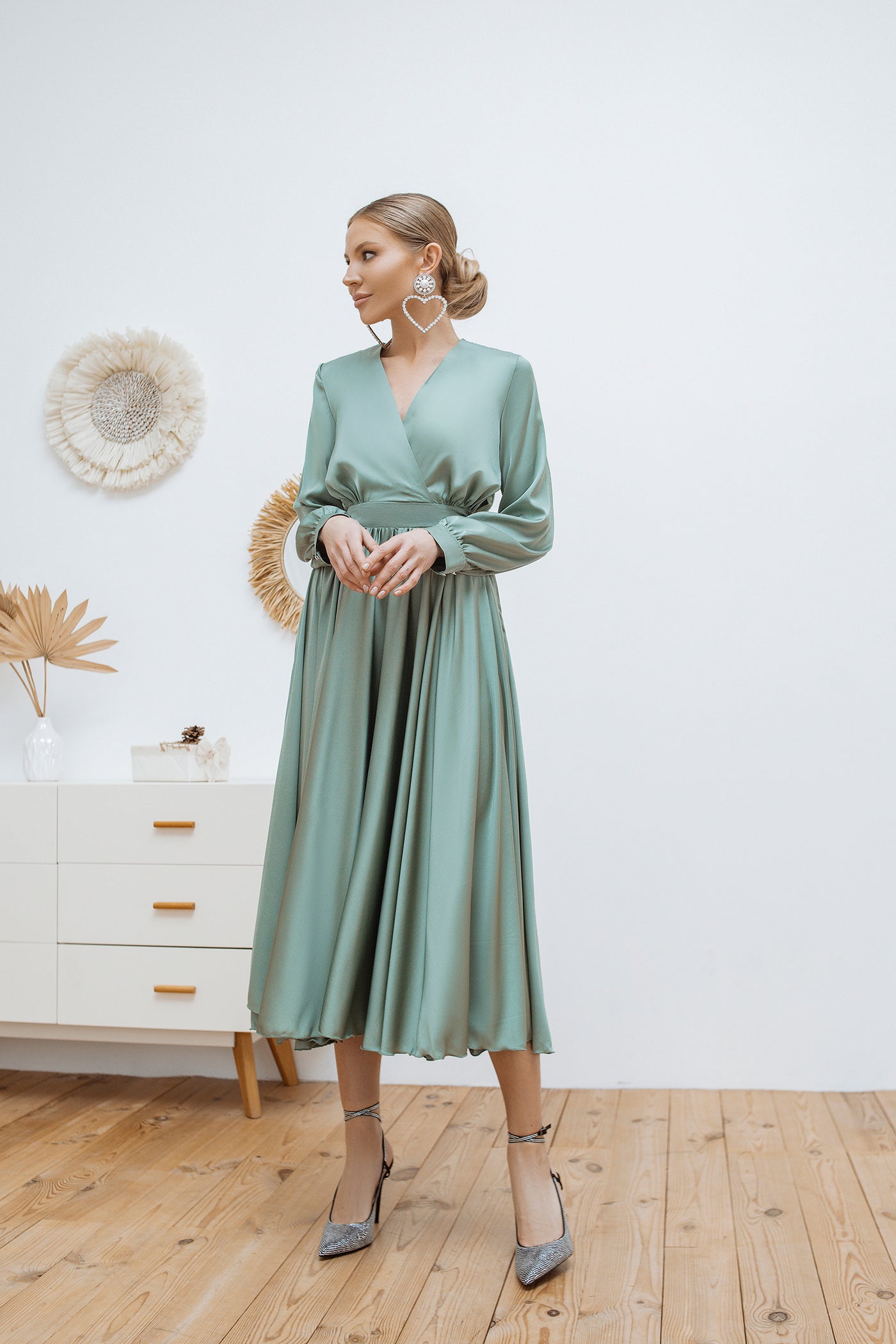 Olive MIDI LONG SLEEVE DRESS (ARTICLE C393)