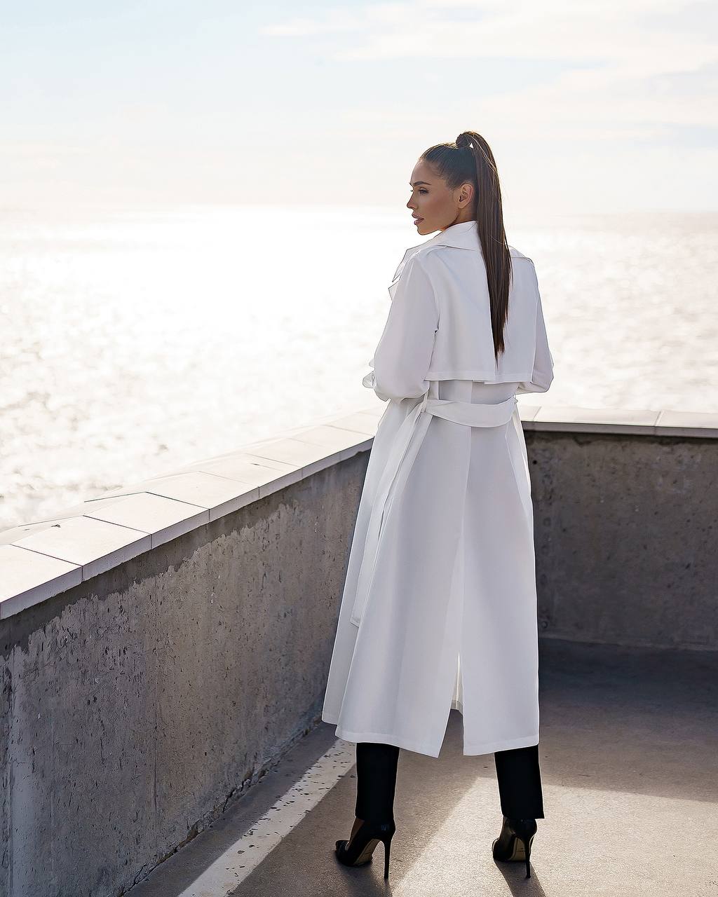 White BELTED TRENCH COAT (ARTICLE 202)